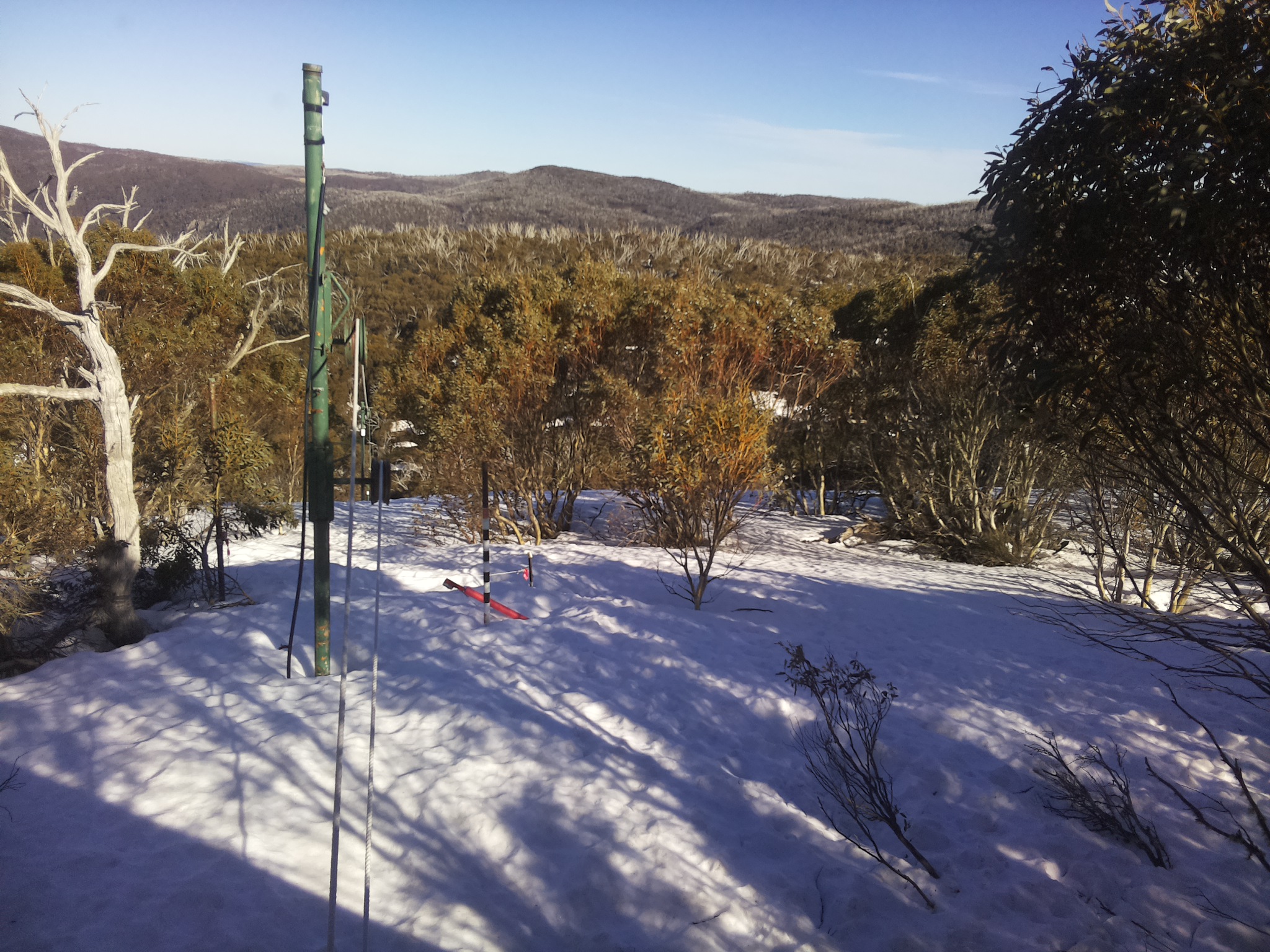 Bogong Web Cam 3:40pm Monday 15th of September 2025