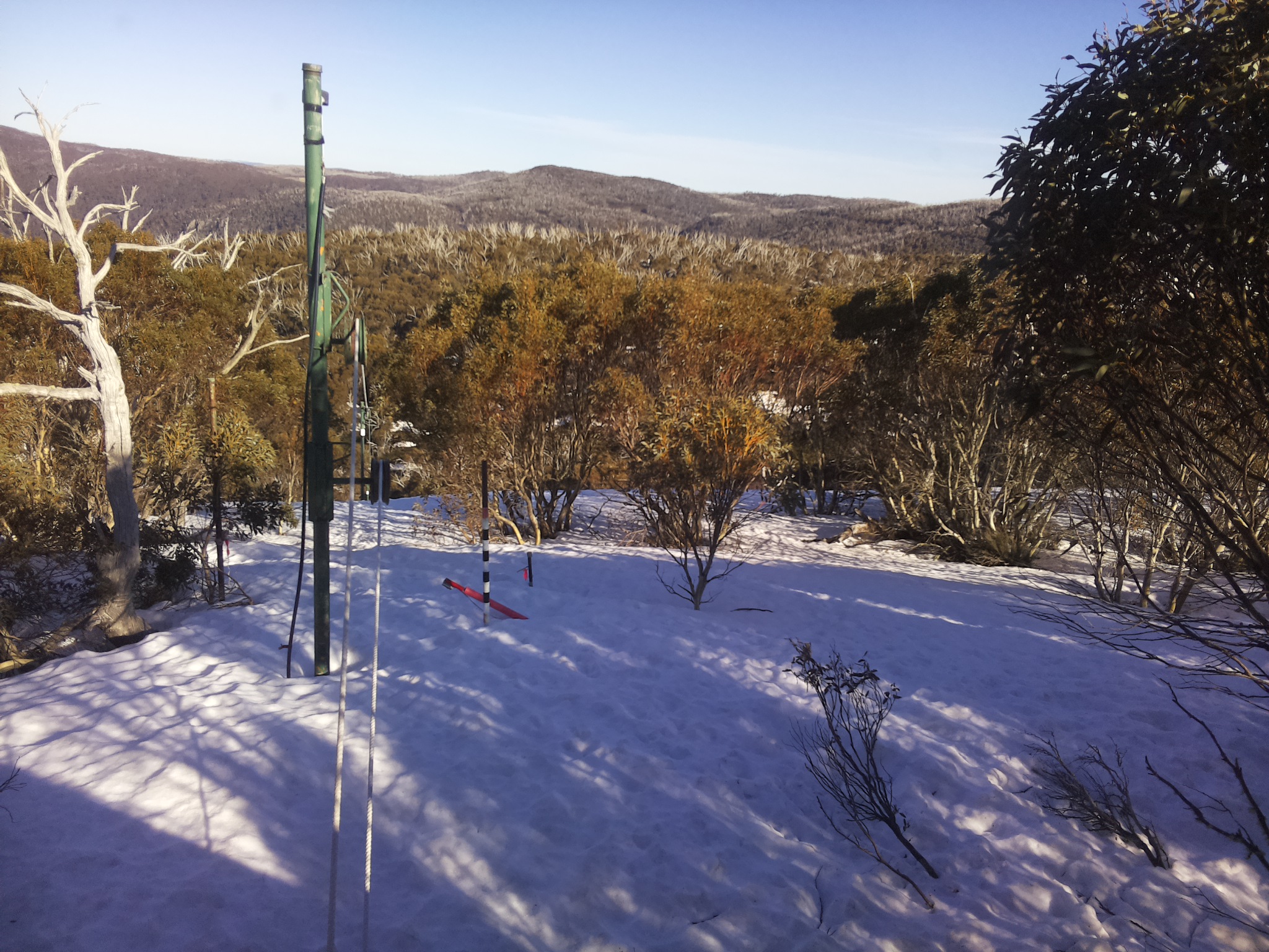 Bogong Web Cam 4:00pm Monday 15th of September 2025