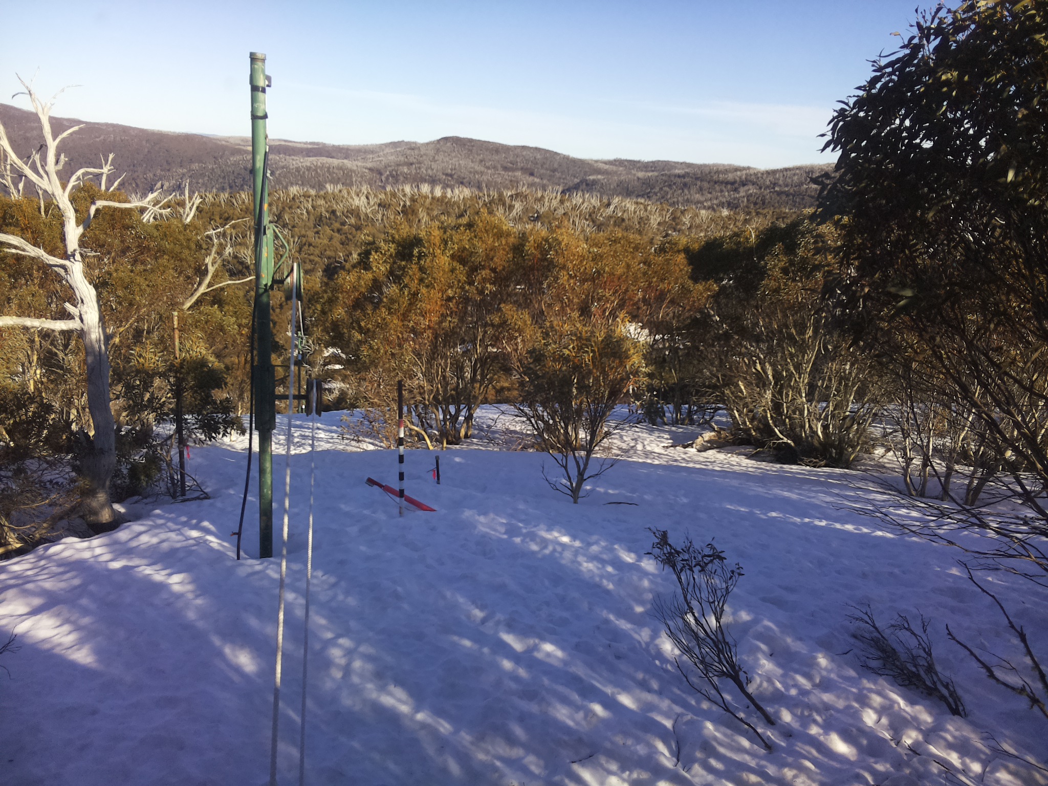 Bogong Web Cam 4:10pm Monday 15th of September 2025