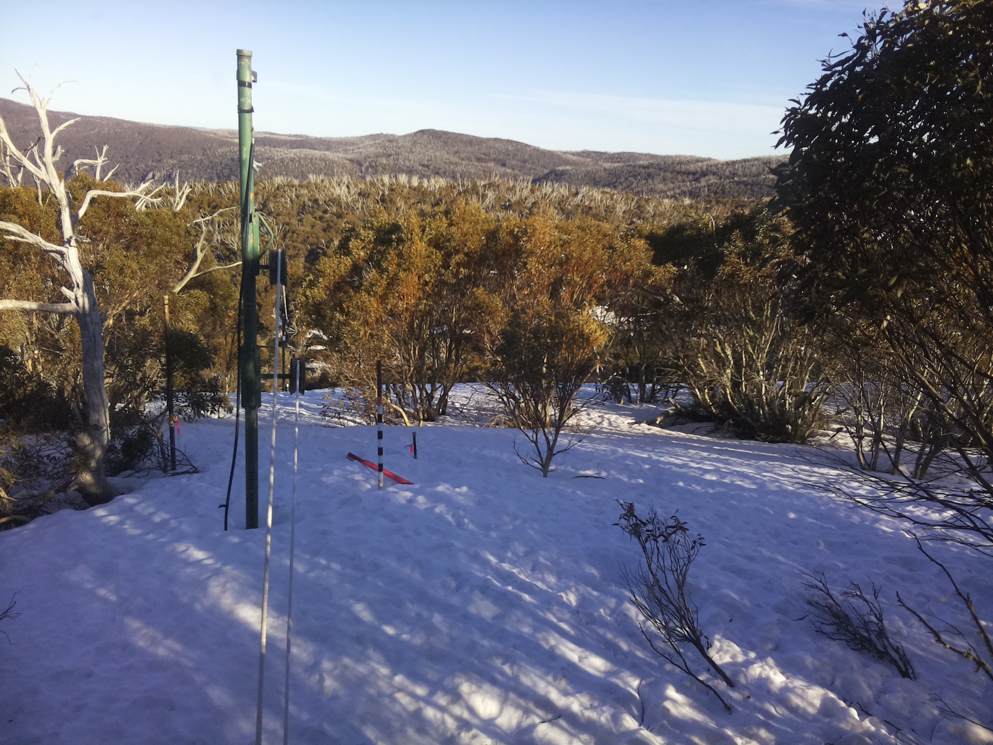 Bogong Web Cam 4:20pm Monday 15th of September 2025