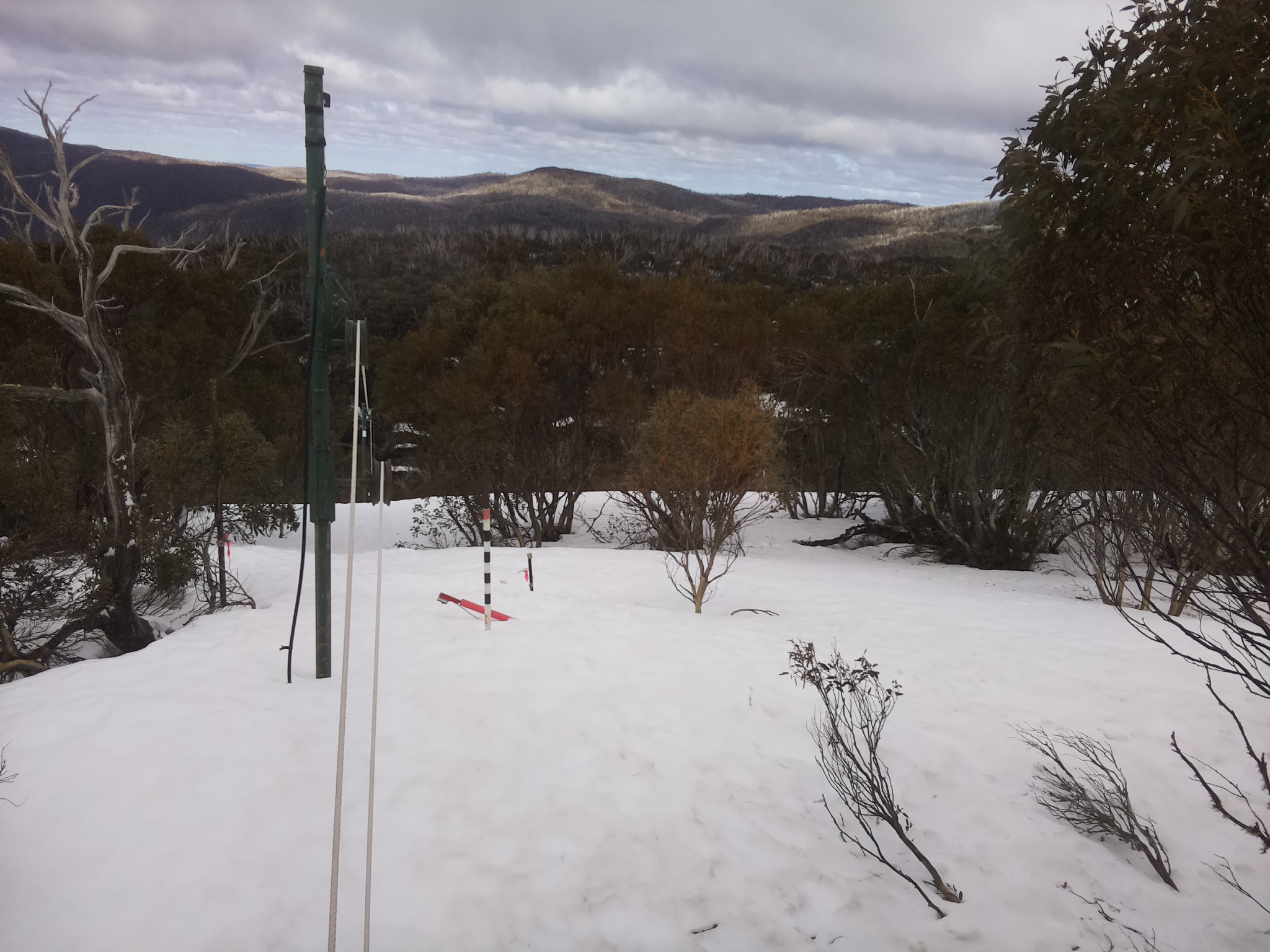 Bogong Web Cam 1:40pm Wednesday 17th of September 2025