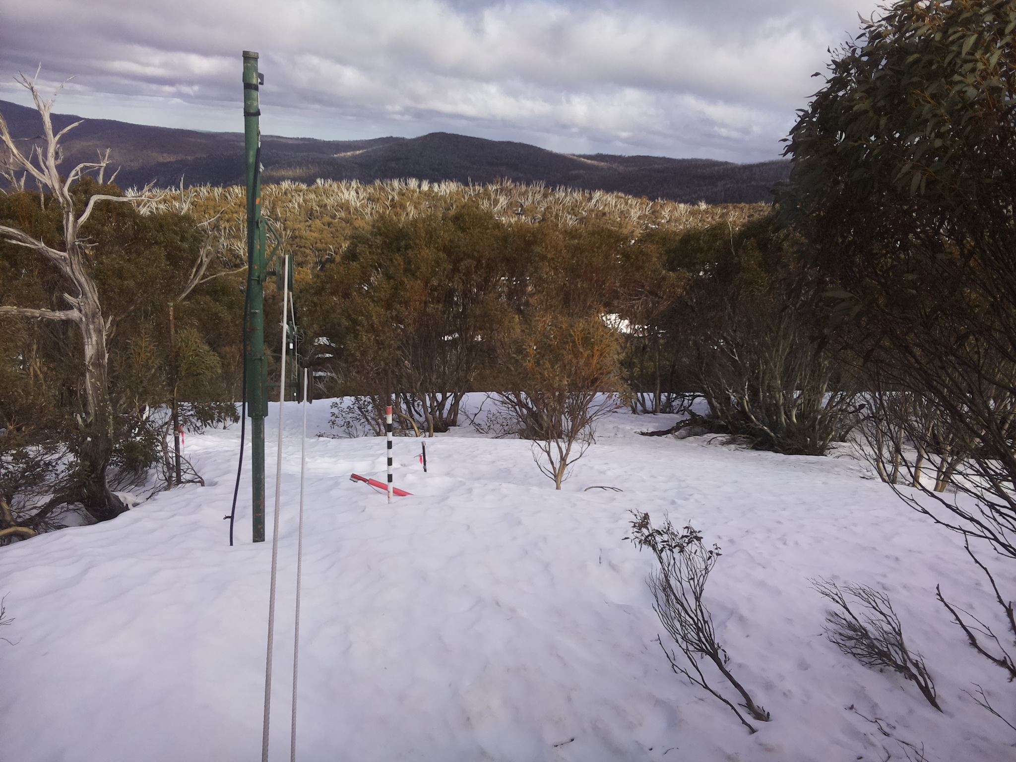 Bogong Web Cam 3:40pm Wednesday 17th of September 2025