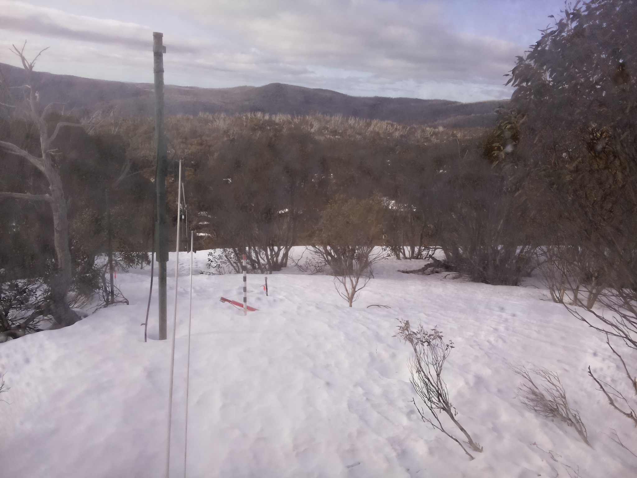 Bogong Web Cam 8:10am Thursday 18th of September 2025