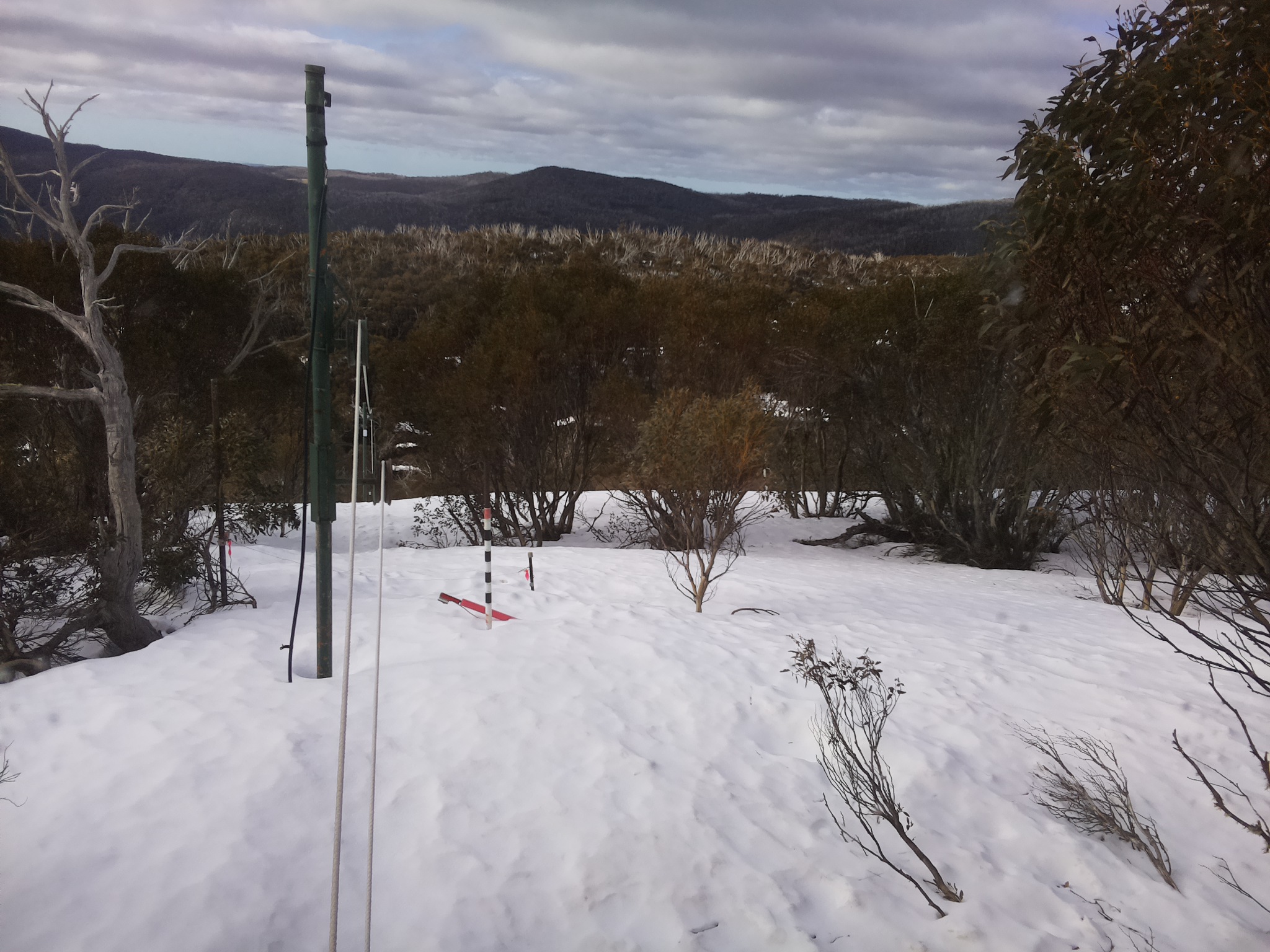 Bogong Web Cam 8:40am Thursday 18th of September 2025