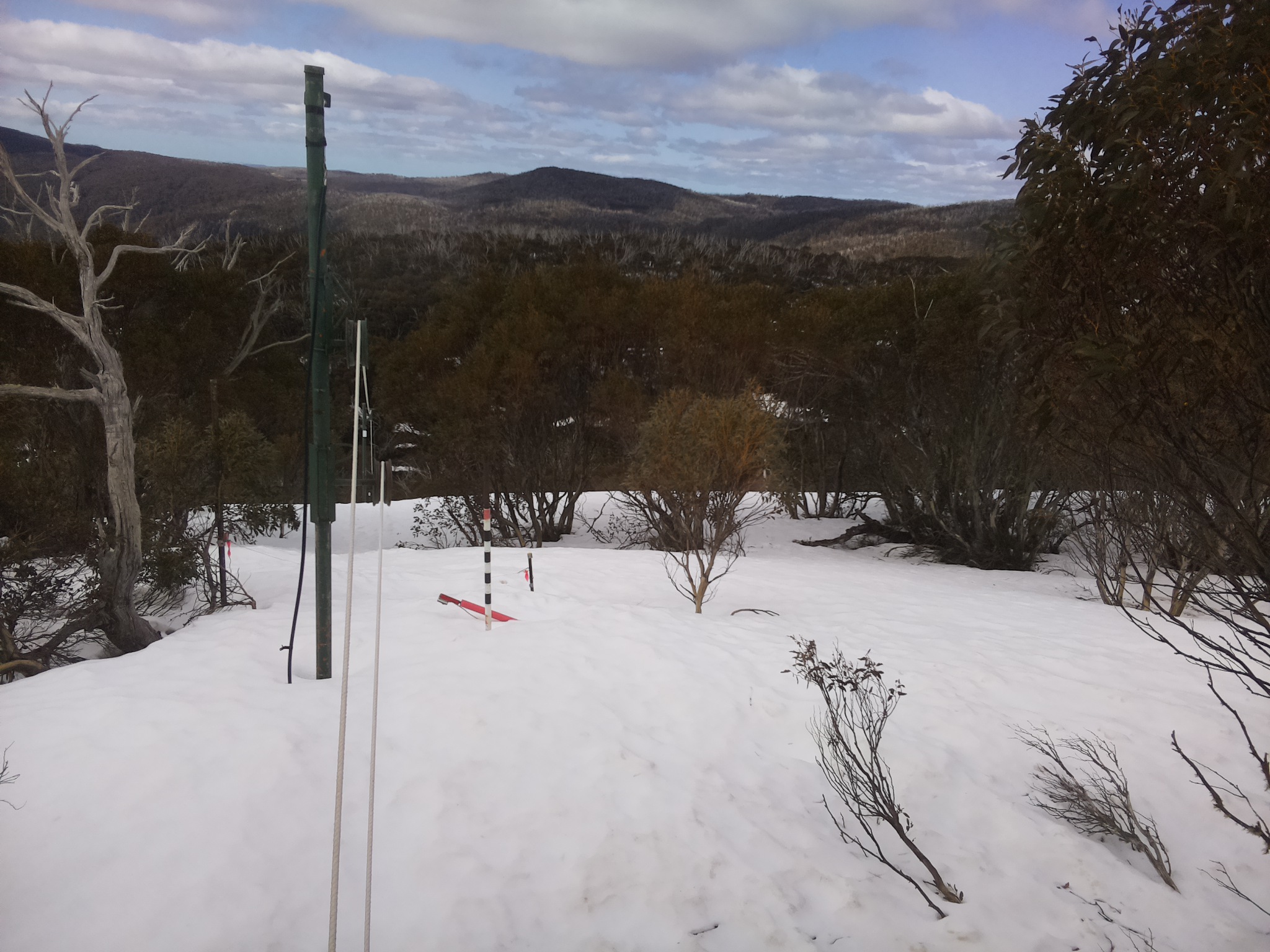 Bogong Web Cam 9:50am Thursday 18th of September 2025