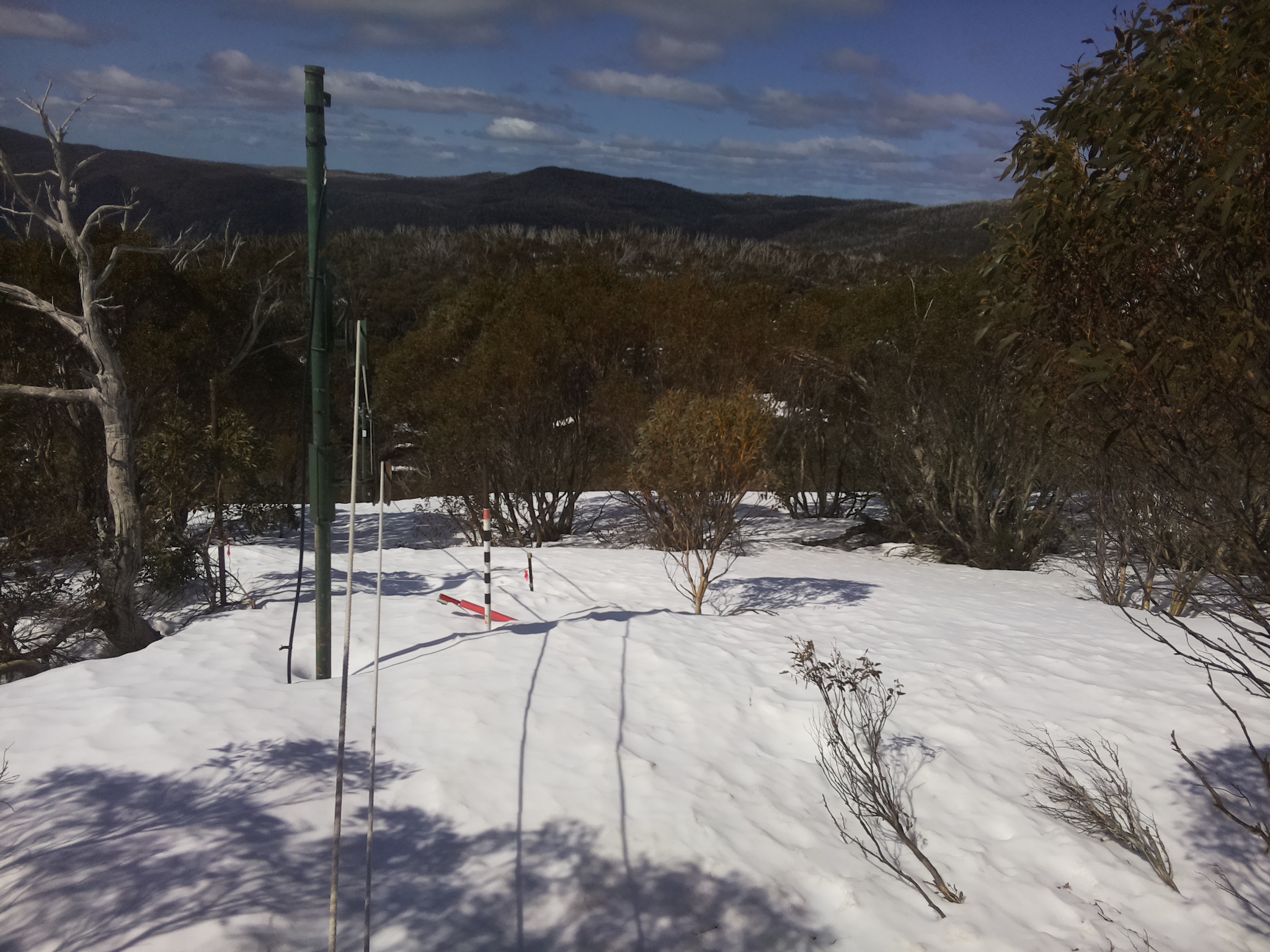 Bogong Web Cam 10:40am Thursday 18th of September 2025