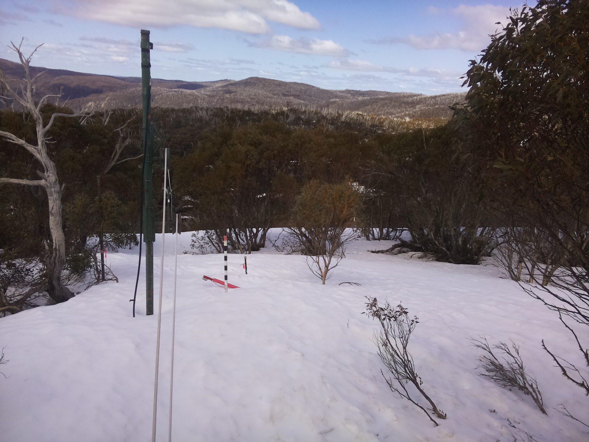 Bogong Web Cam 12:00pm Thursday 18th of September 2025