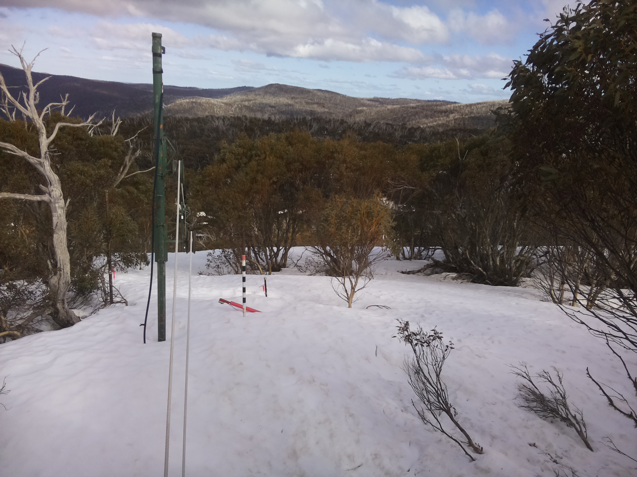 Bogong Web Cam 3:10pm Thursday 18th of September 2025