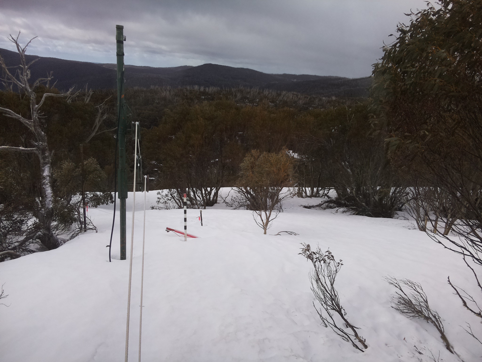 Bogong Web Cam 8:40am Saturday 20th of September 2025