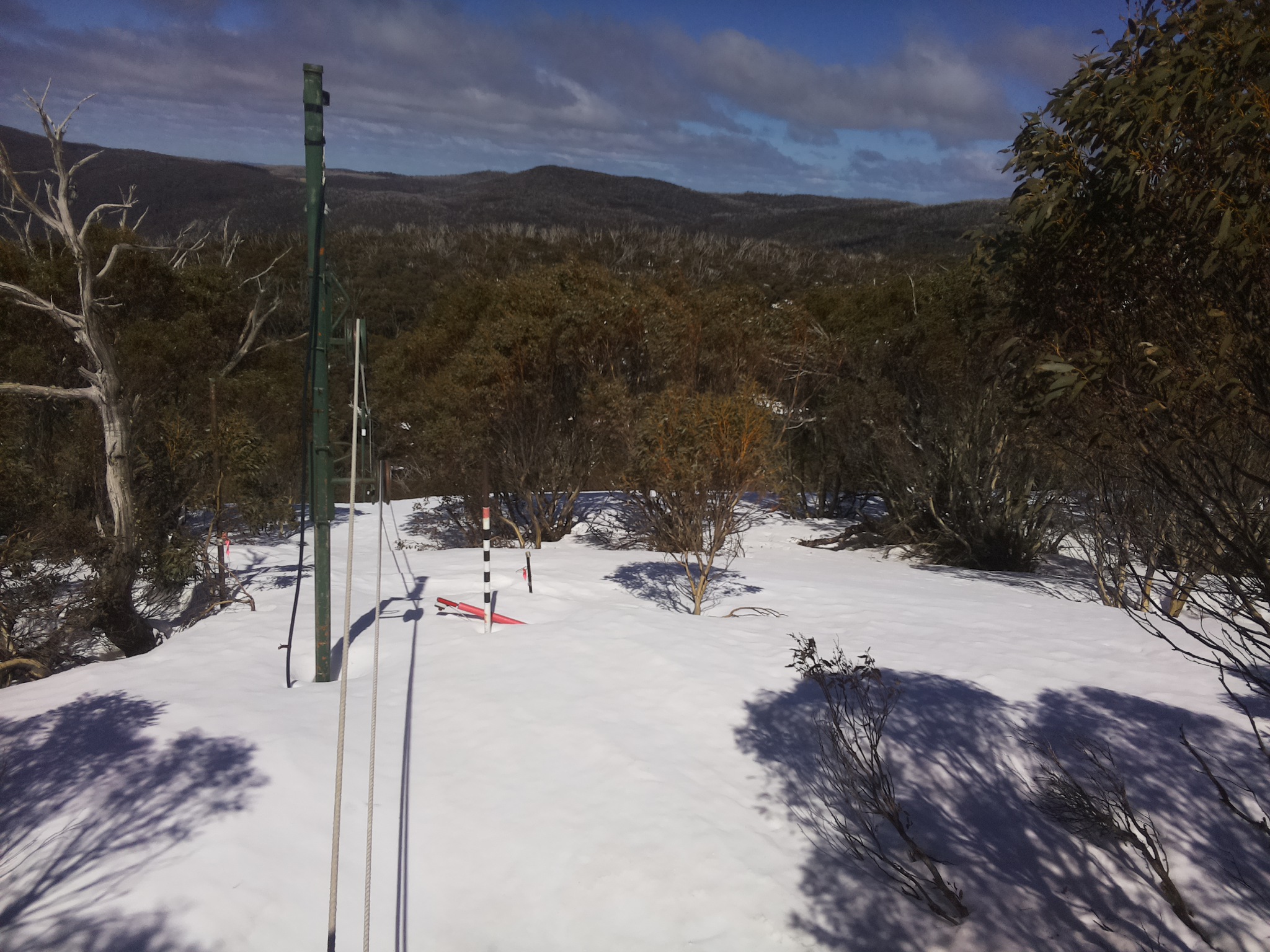 Bogong Web Cam 1:00pm Saturday 20th of September 2025