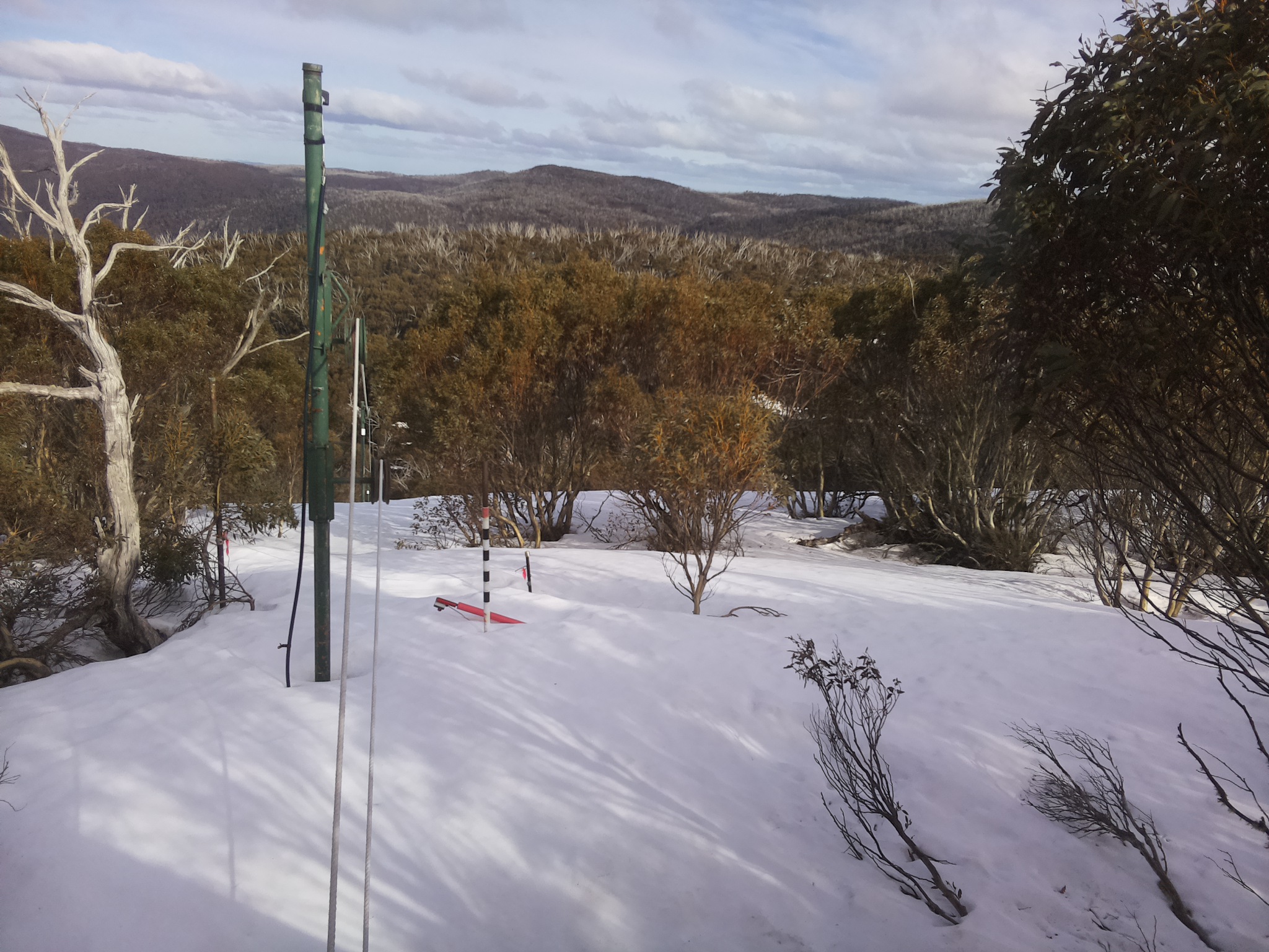 Bogong Web Cam 3:40pm Saturday 20th of September 2025