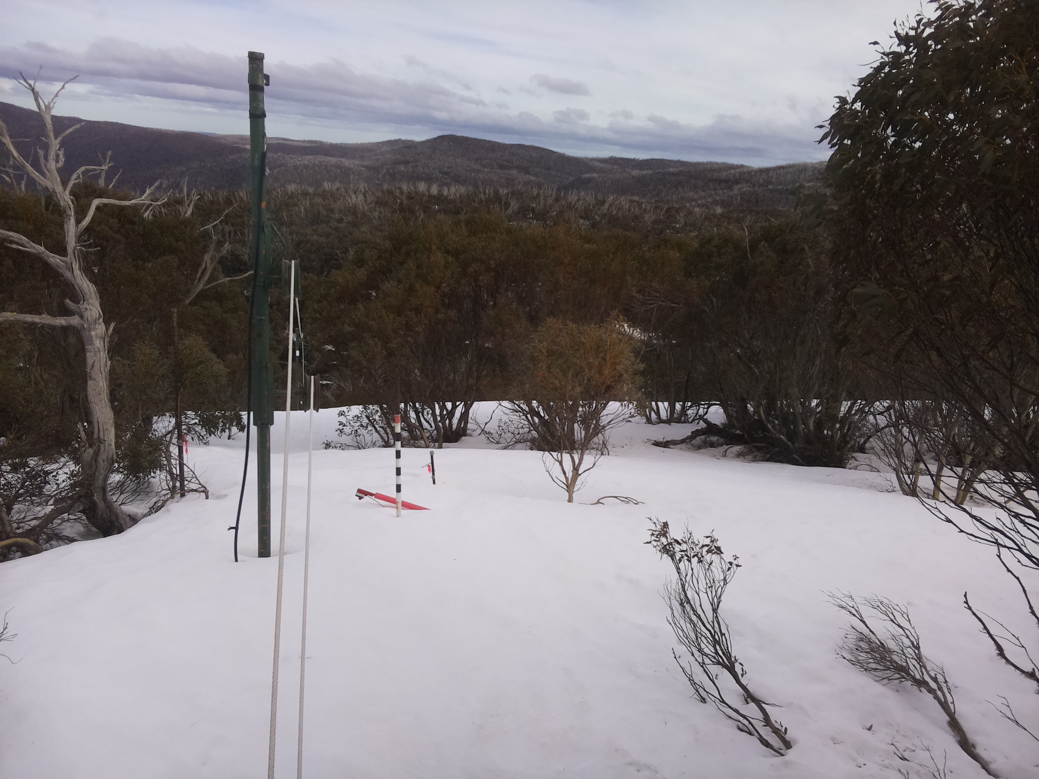 Bogong Web Cam 4:20pm Saturday 20th of September 2025