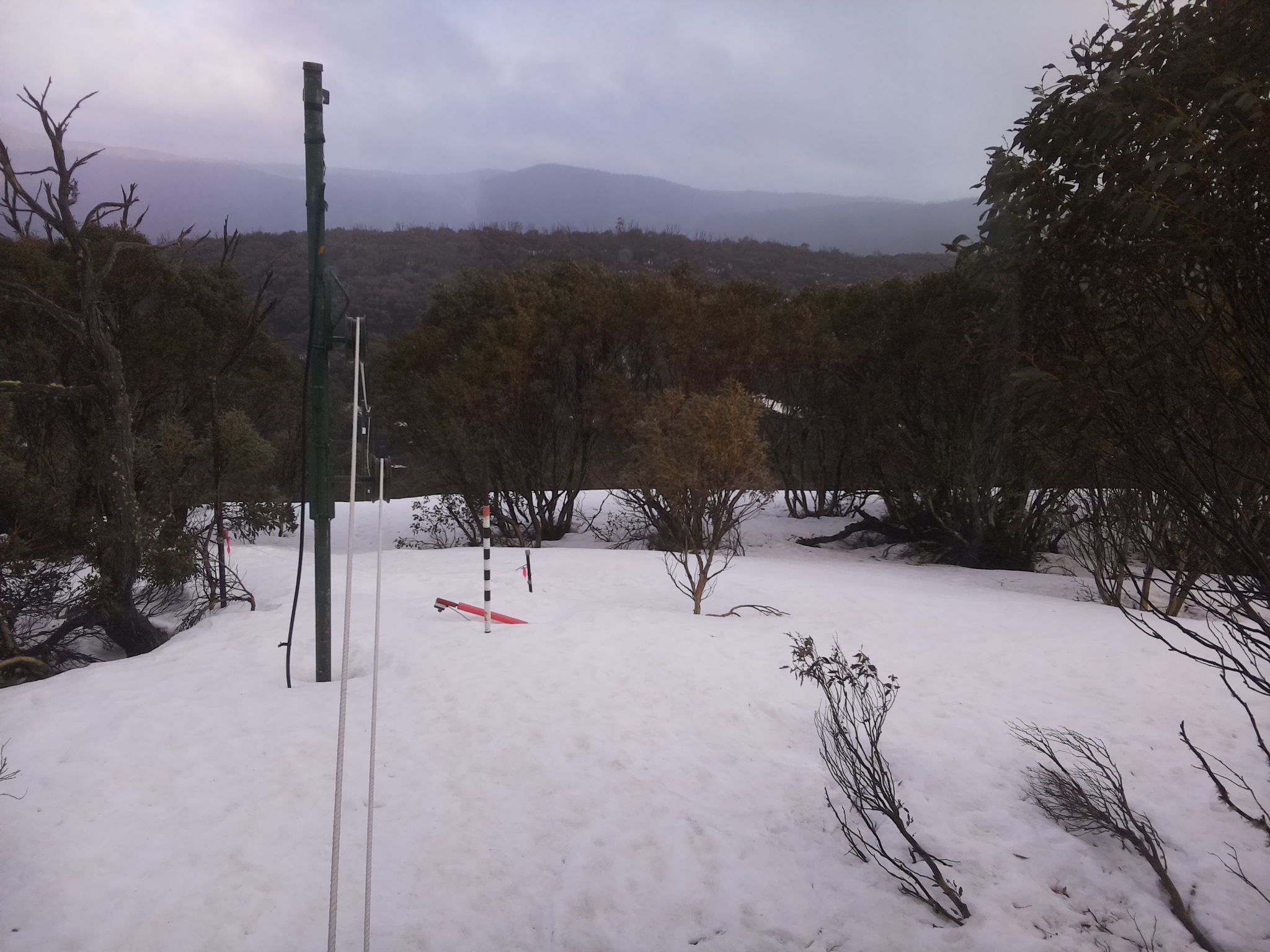 Bogong Web Cam 4:40pm Sunday 21st of September 2025