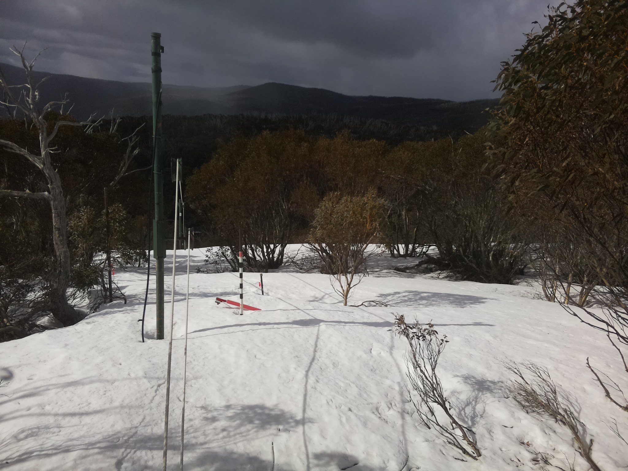 Bogong Web Cam 9:20am Monday 22nd of September 2025