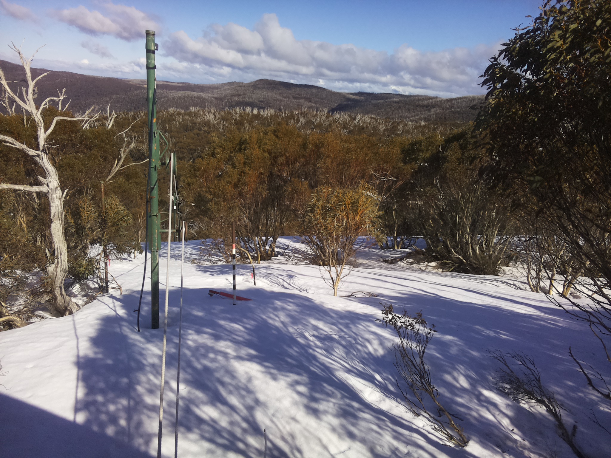 Bogong Web Cam 3:10pm Monday 22nd of September 2025