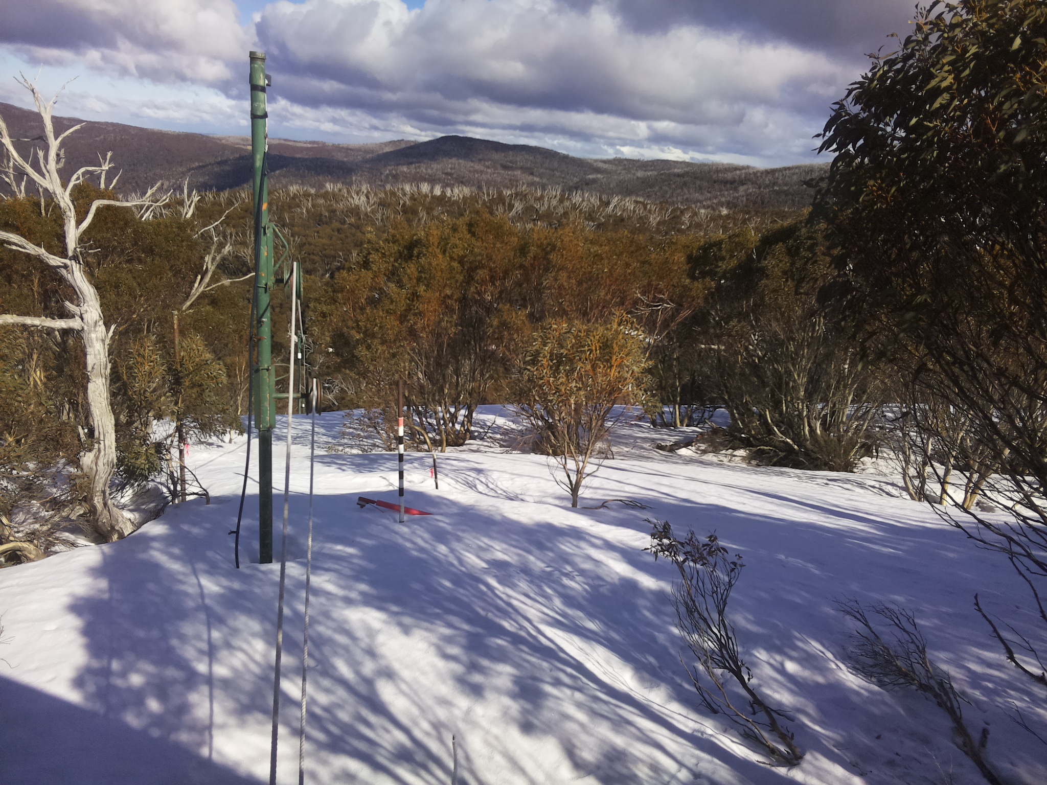 Bogong Web Cam 3:20pm Monday 22nd of September 2025