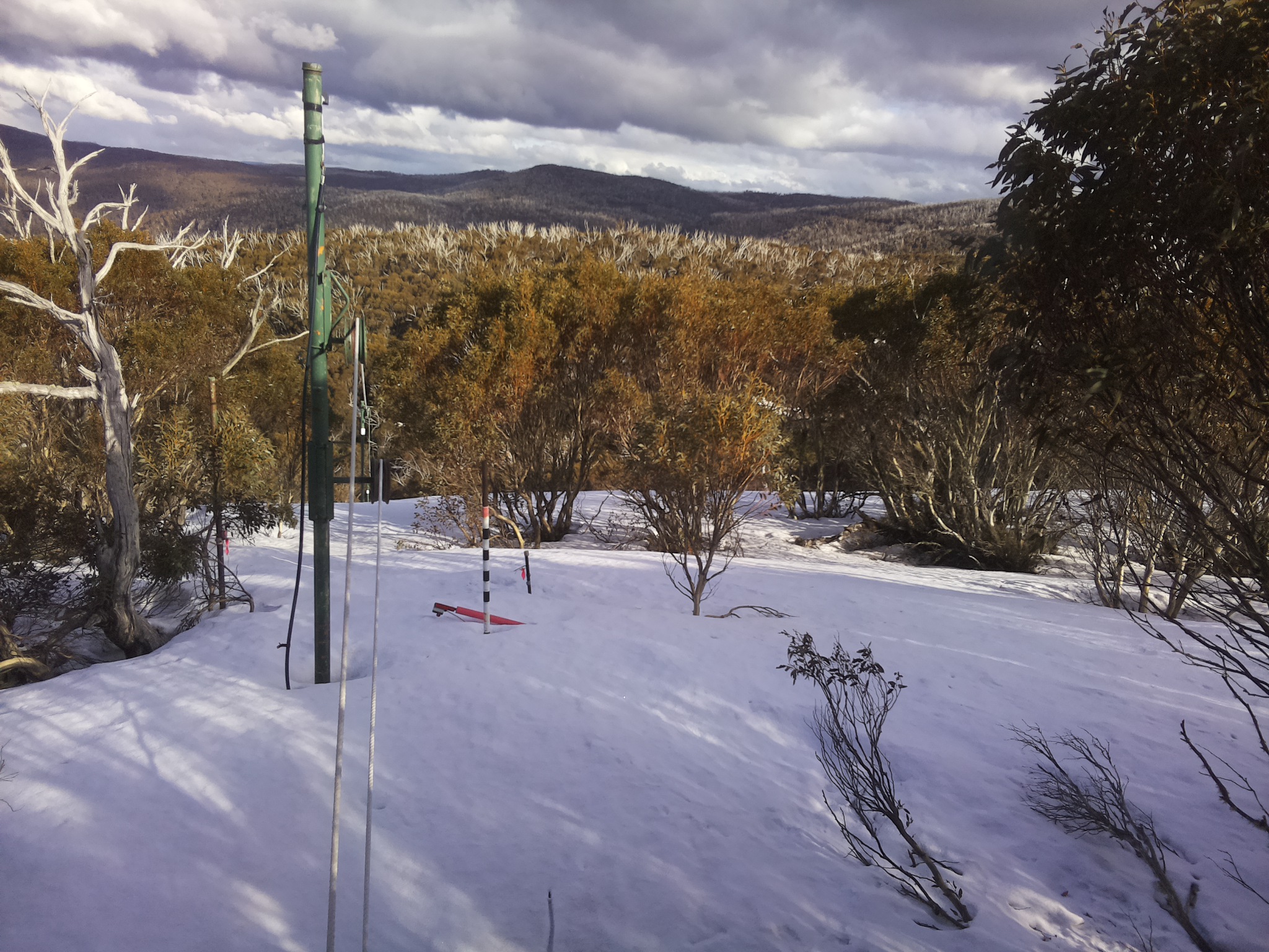 Bogong Web Cam 4:10pm Monday 22nd of September 2025