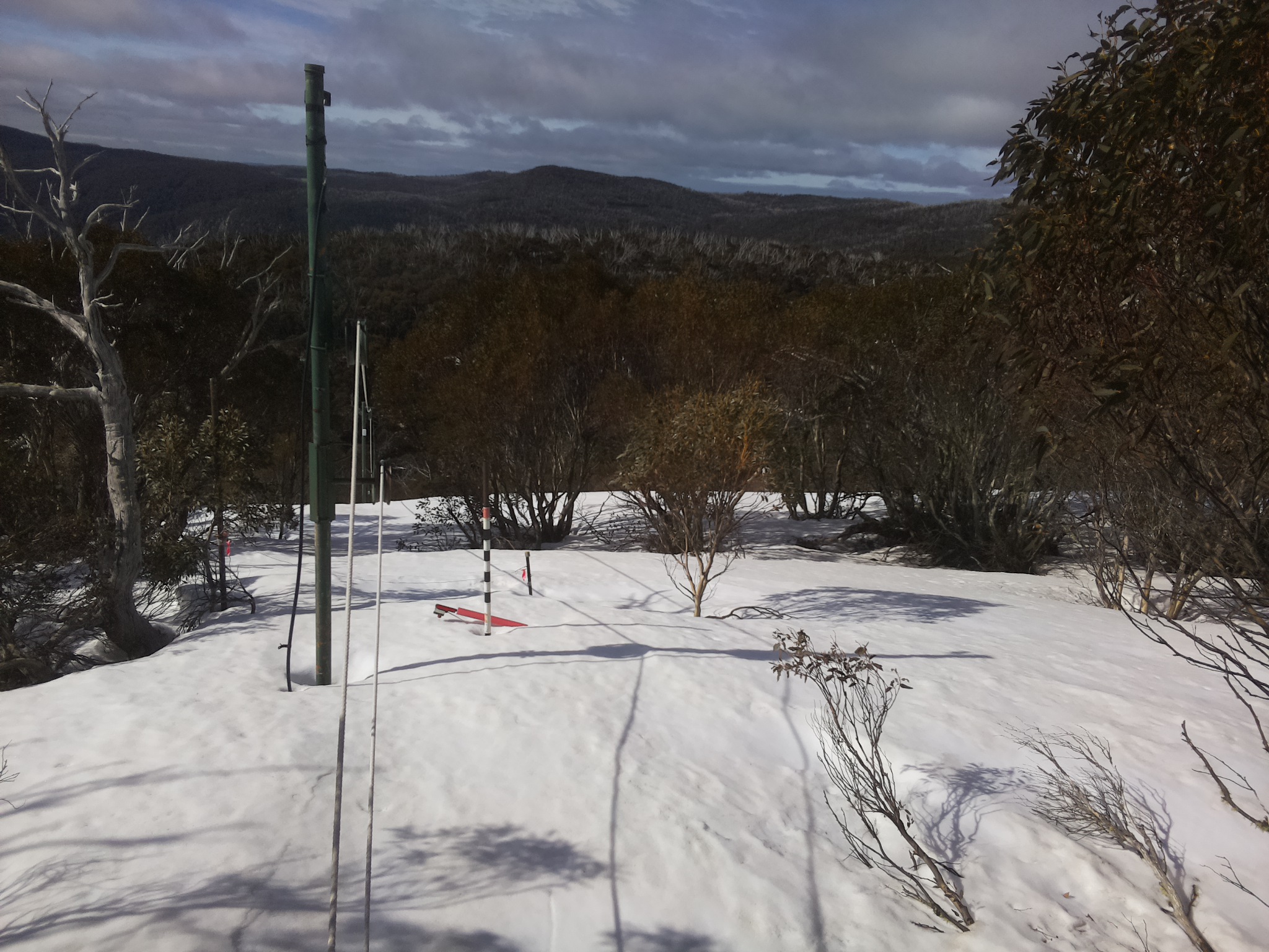 Bogong Web Cam 9:20am Tuesday 23rd of September 2025