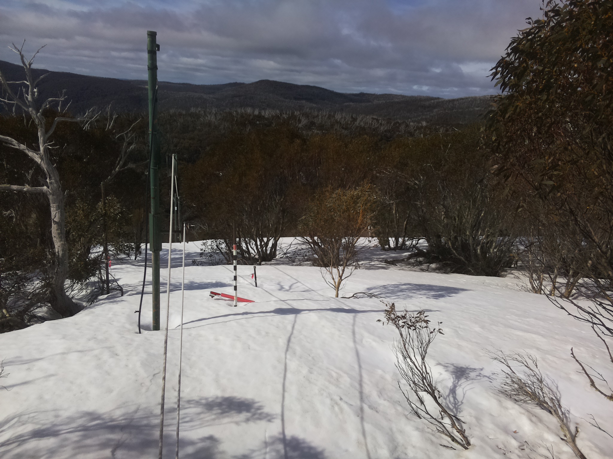 Bogong Web Cam 9:40am Tuesday 23rd of September 2025