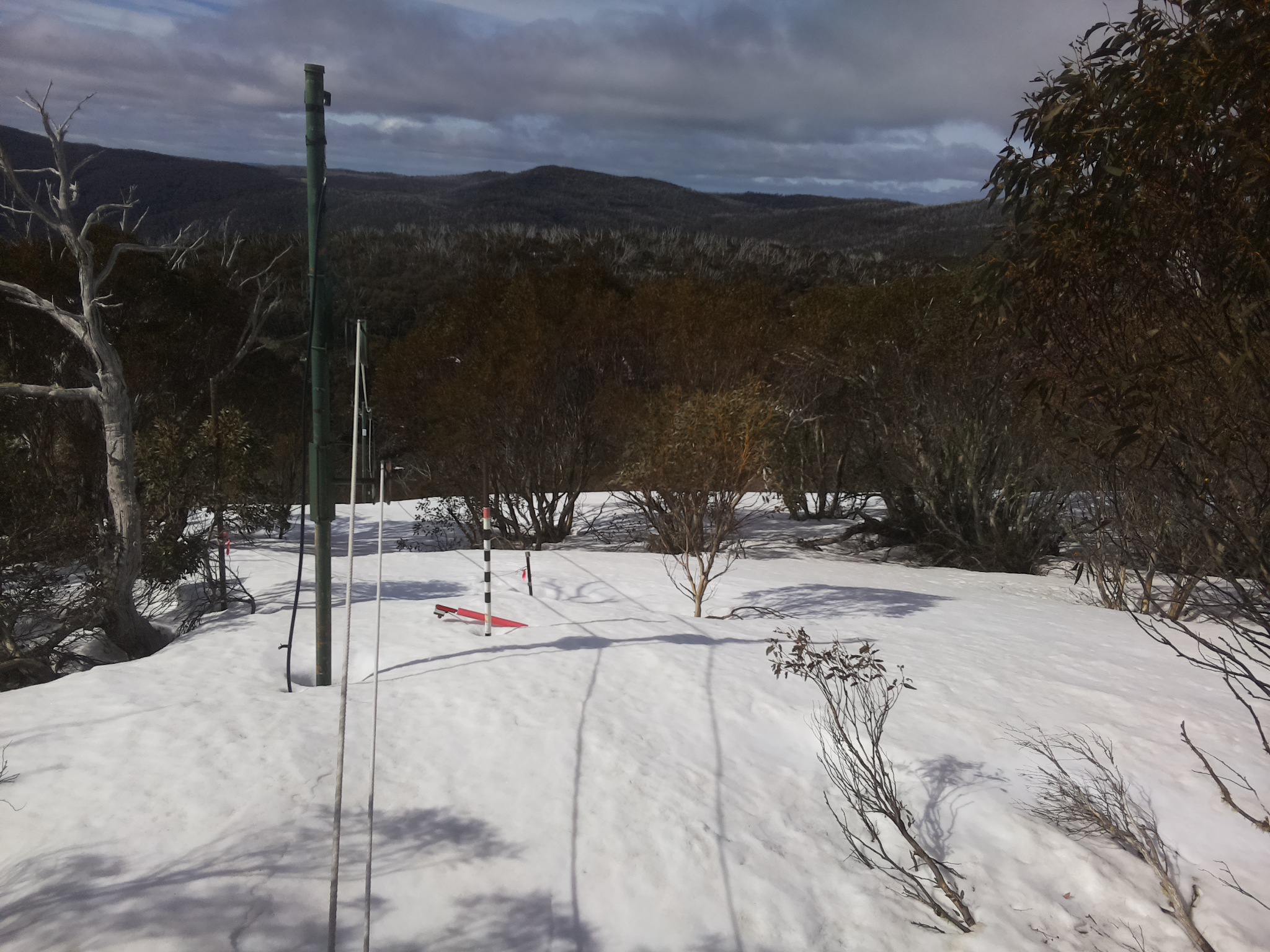 Bogong Web Cam 9:50am Tuesday 23rd of September 2025