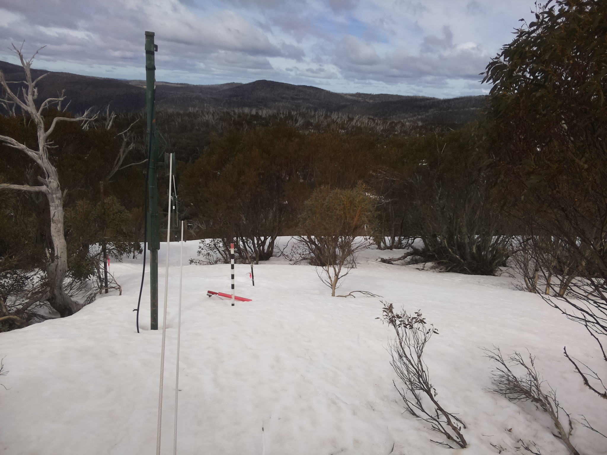 Bogong Web Cam 12:00pm Tuesday 23rd of September 2025