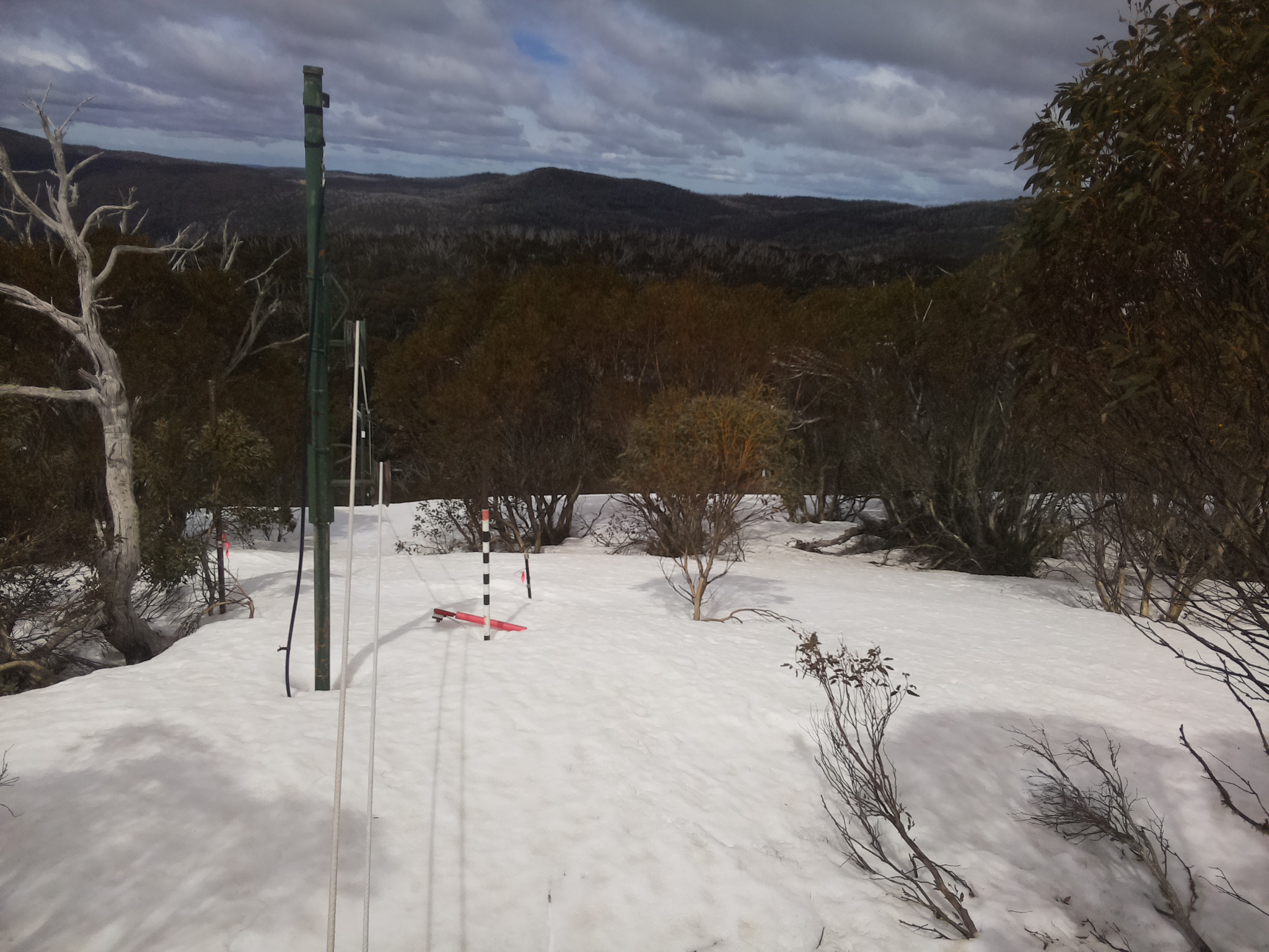 Bogong Web Cam 12:20pm Tuesday 23rd of September 2025