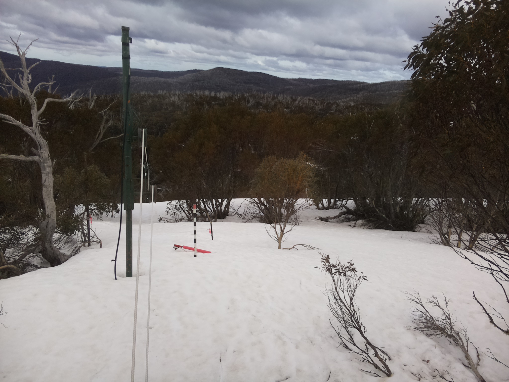 Bogong Web Cam 12:40pm Tuesday 23rd of September 2025