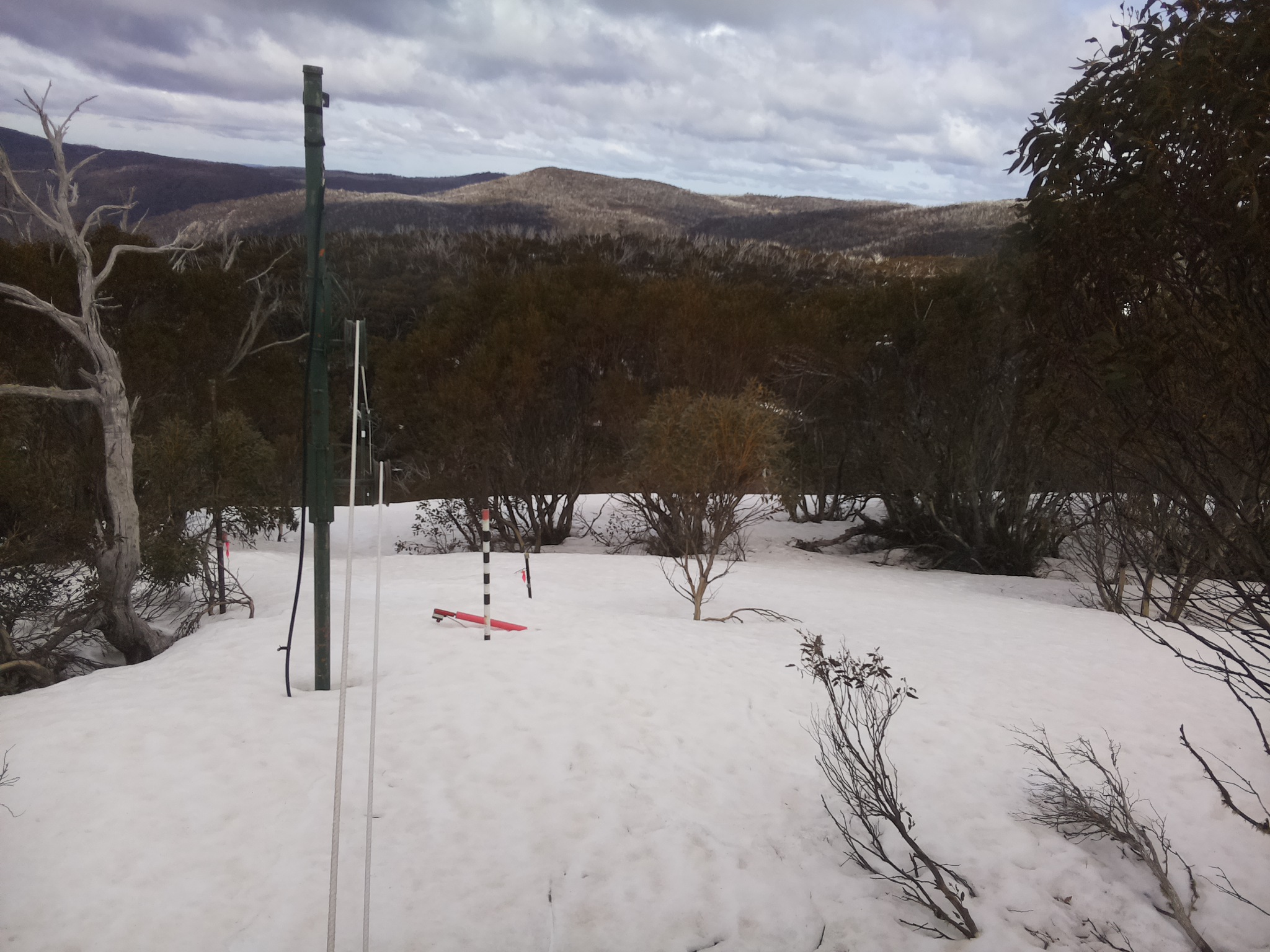 Bogong Web Cam 12:50pm Tuesday 23rd of September 2025