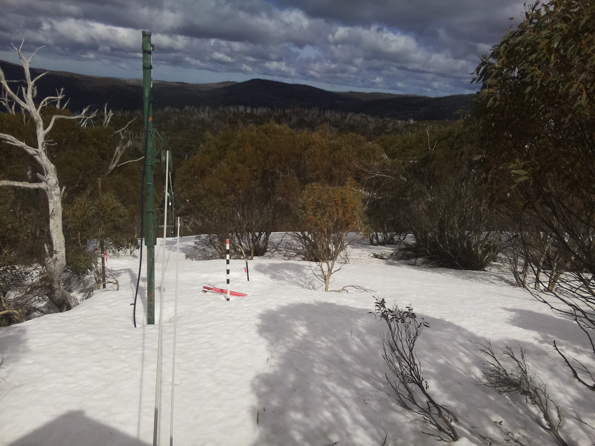 Bogong Web Cam 2:00pm Tuesday 23rd of September 2025