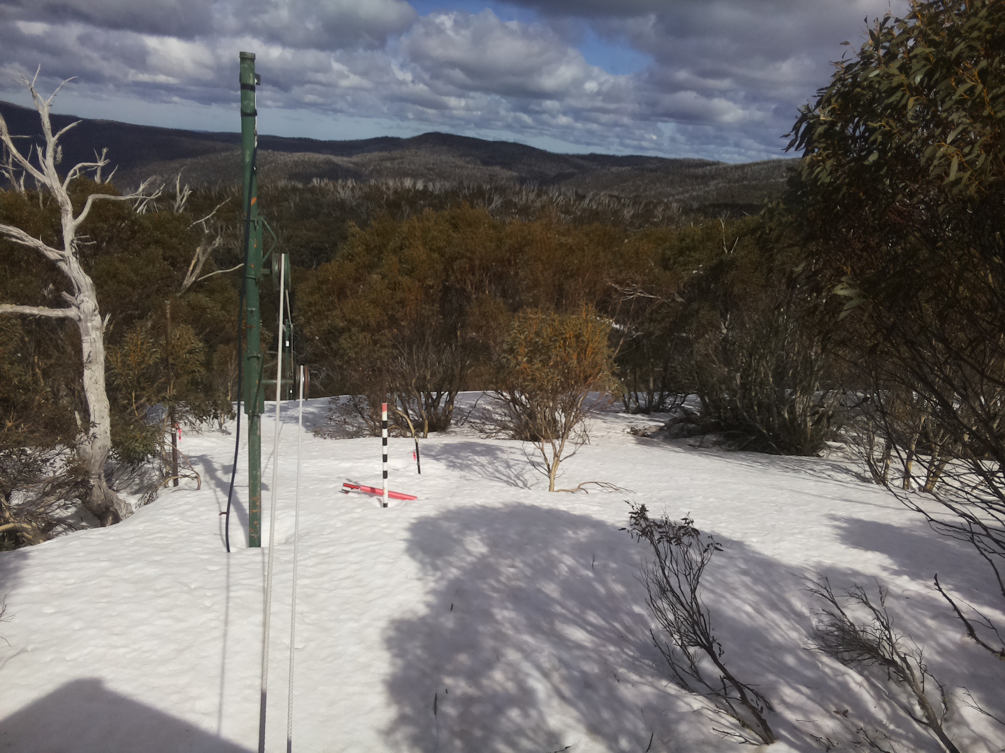 Bogong Web Cam 2:10pm Tuesday 23rd of September 2025