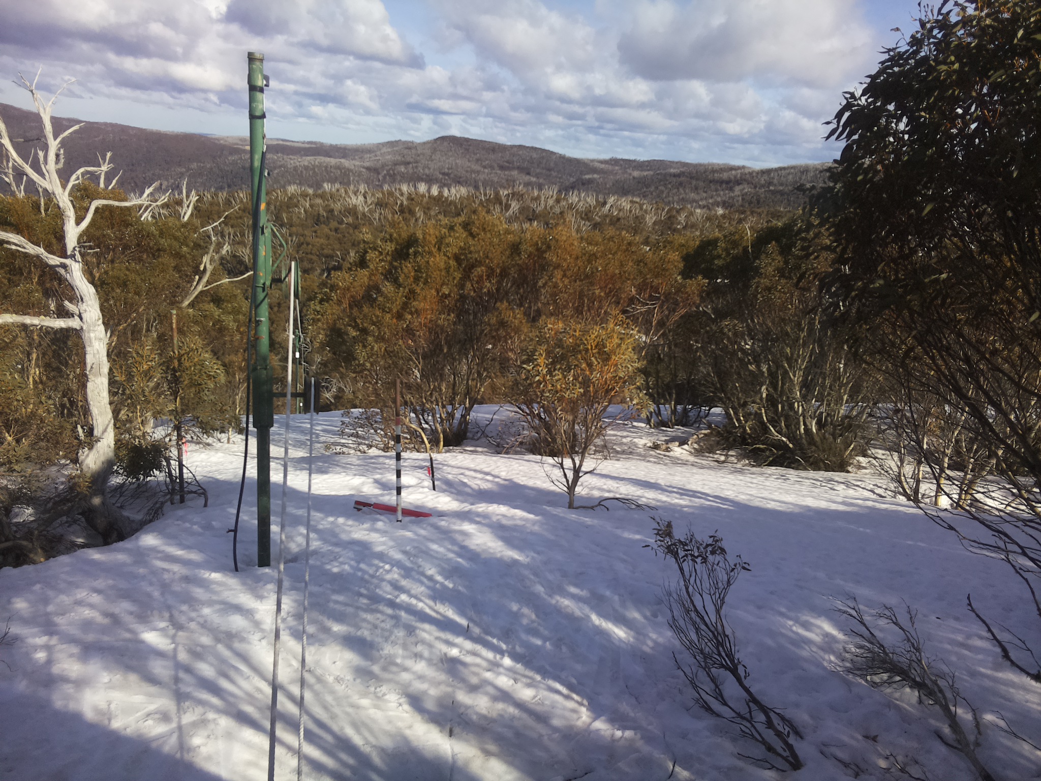 Bogong Web Cam 3:40pm Tuesday 23rd of September 2025