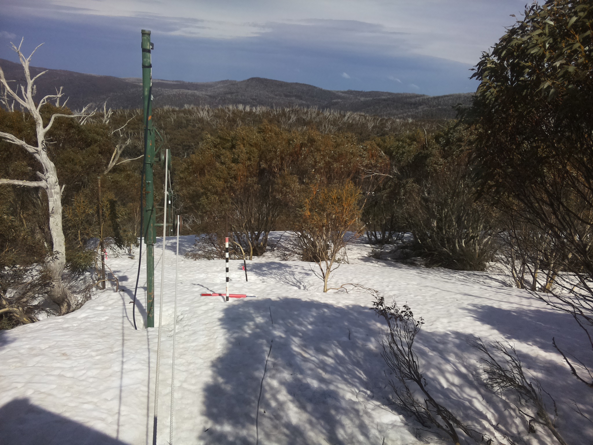 Bogong Web Cam 2:20pm Thursday 25th of September 2025