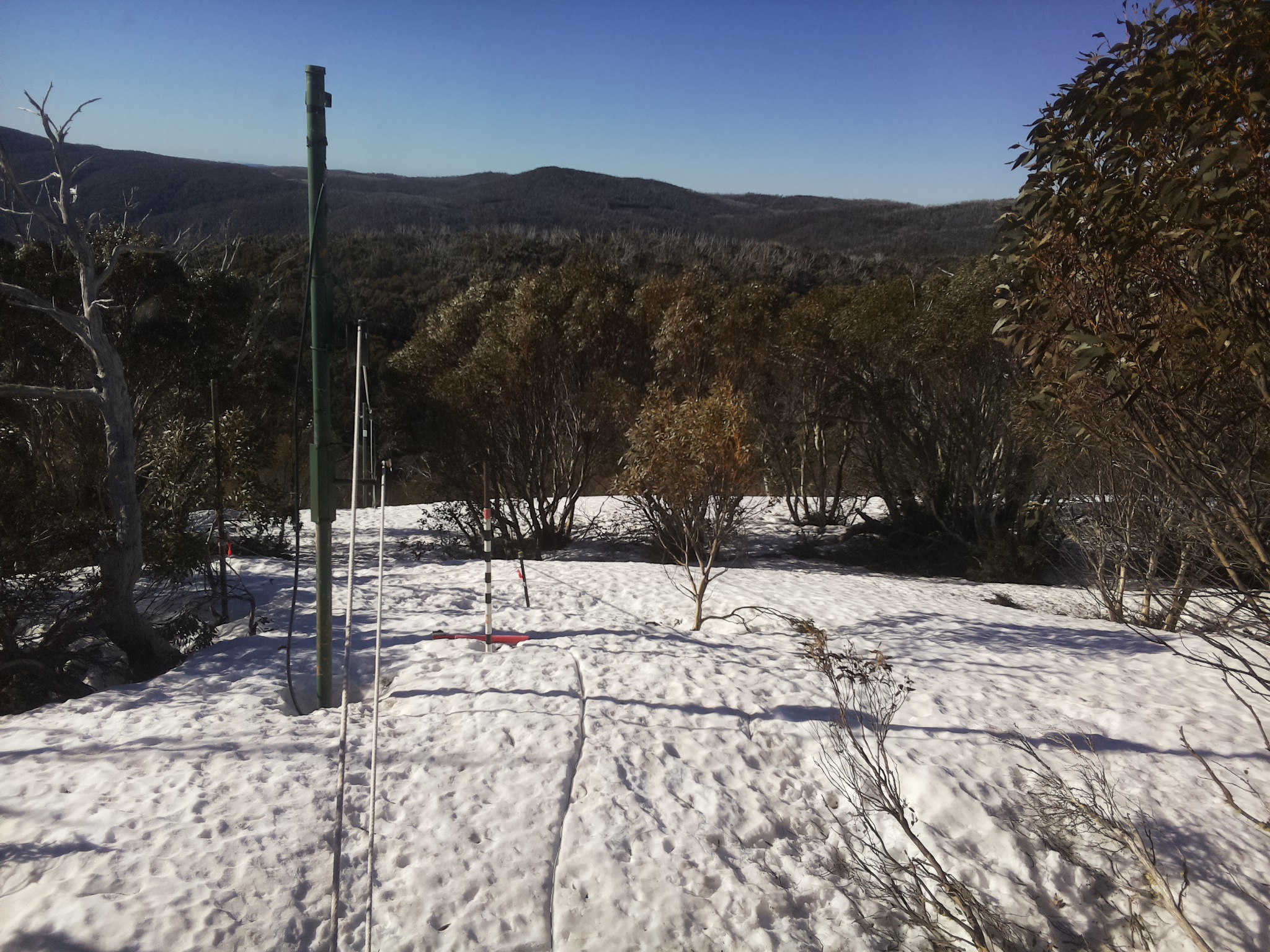 Bogong Web Cam 8:00am Saturday 27th of September 2025