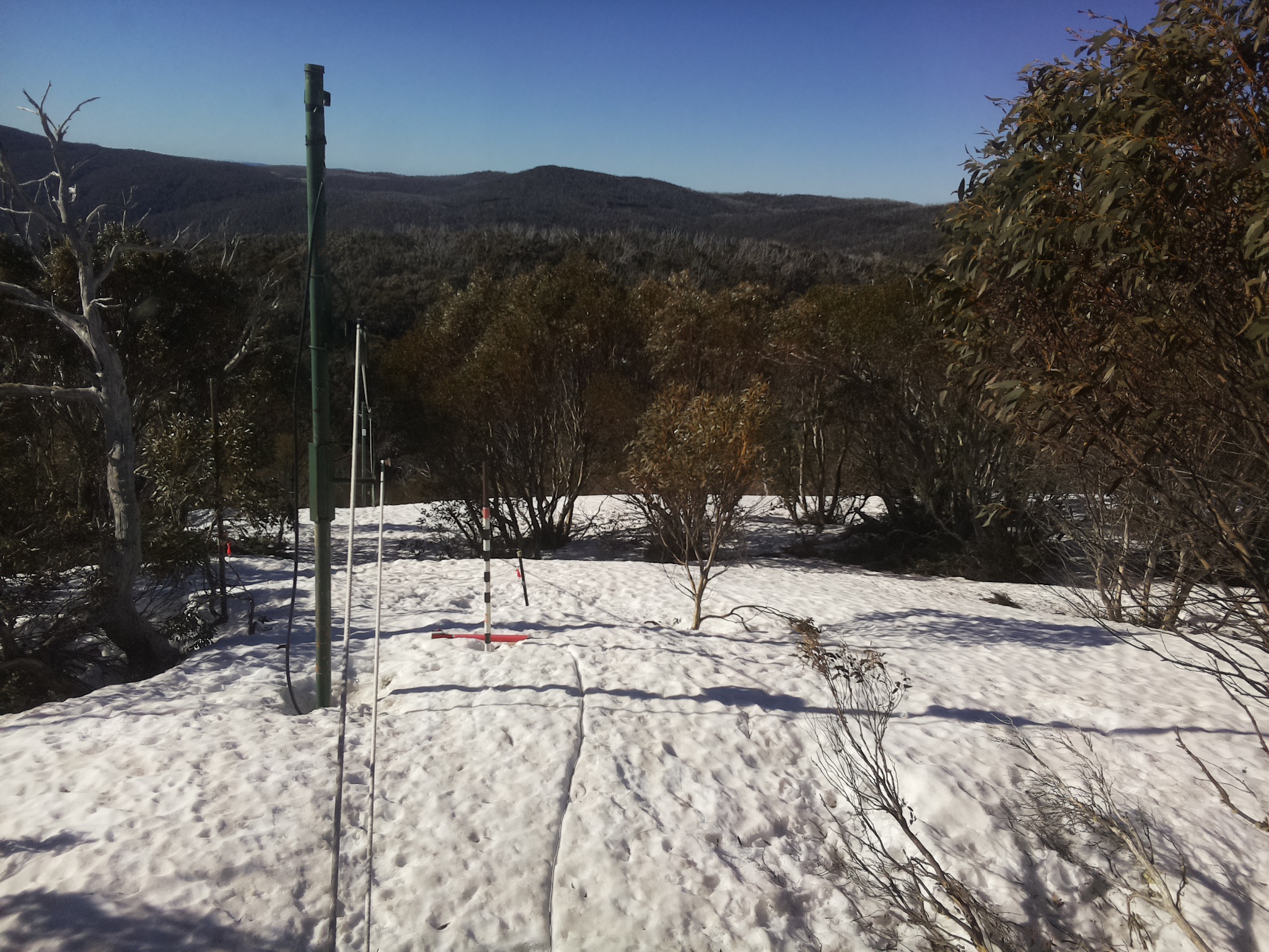 Bogong Web Cam 8:20am Saturday 27th of September 2025