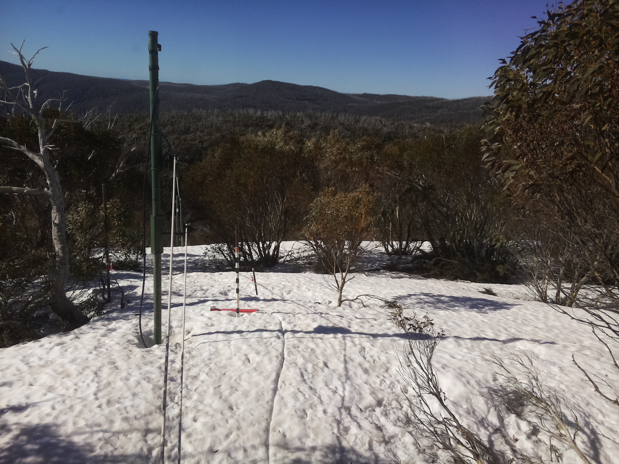 Bogong Web Cam 8:50am Saturday 27th of September 2025