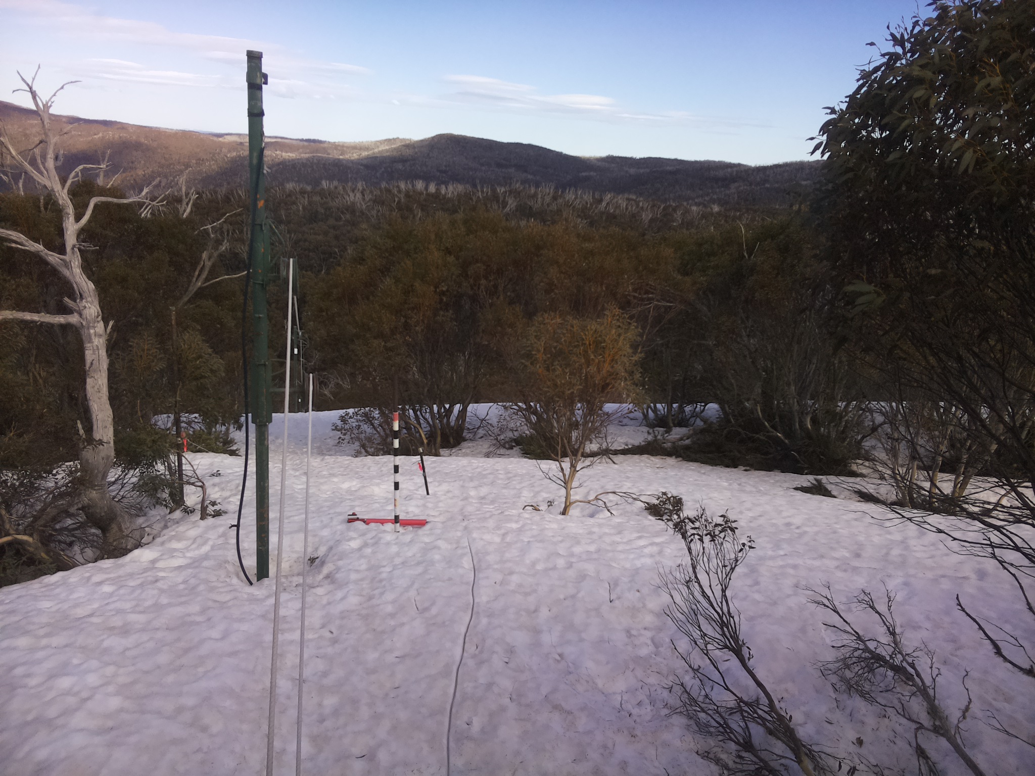 Bogong Web Cam 3:10pm Saturday 27th of September 2025