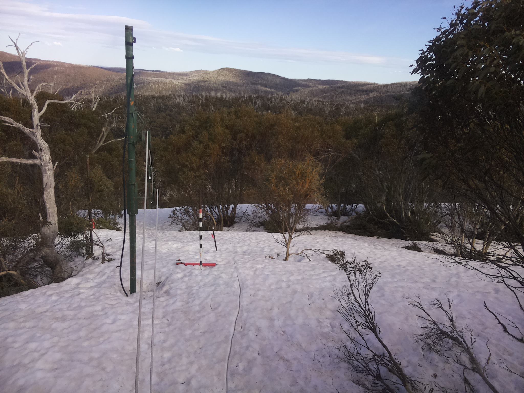 Bogong Web Cam 3:40pm Saturday 27th of September 2025