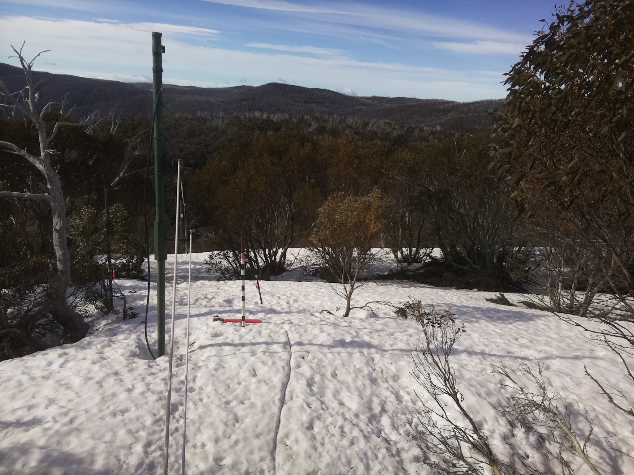 Bogong Web Cam 8:40am Sunday 28th of September 2025