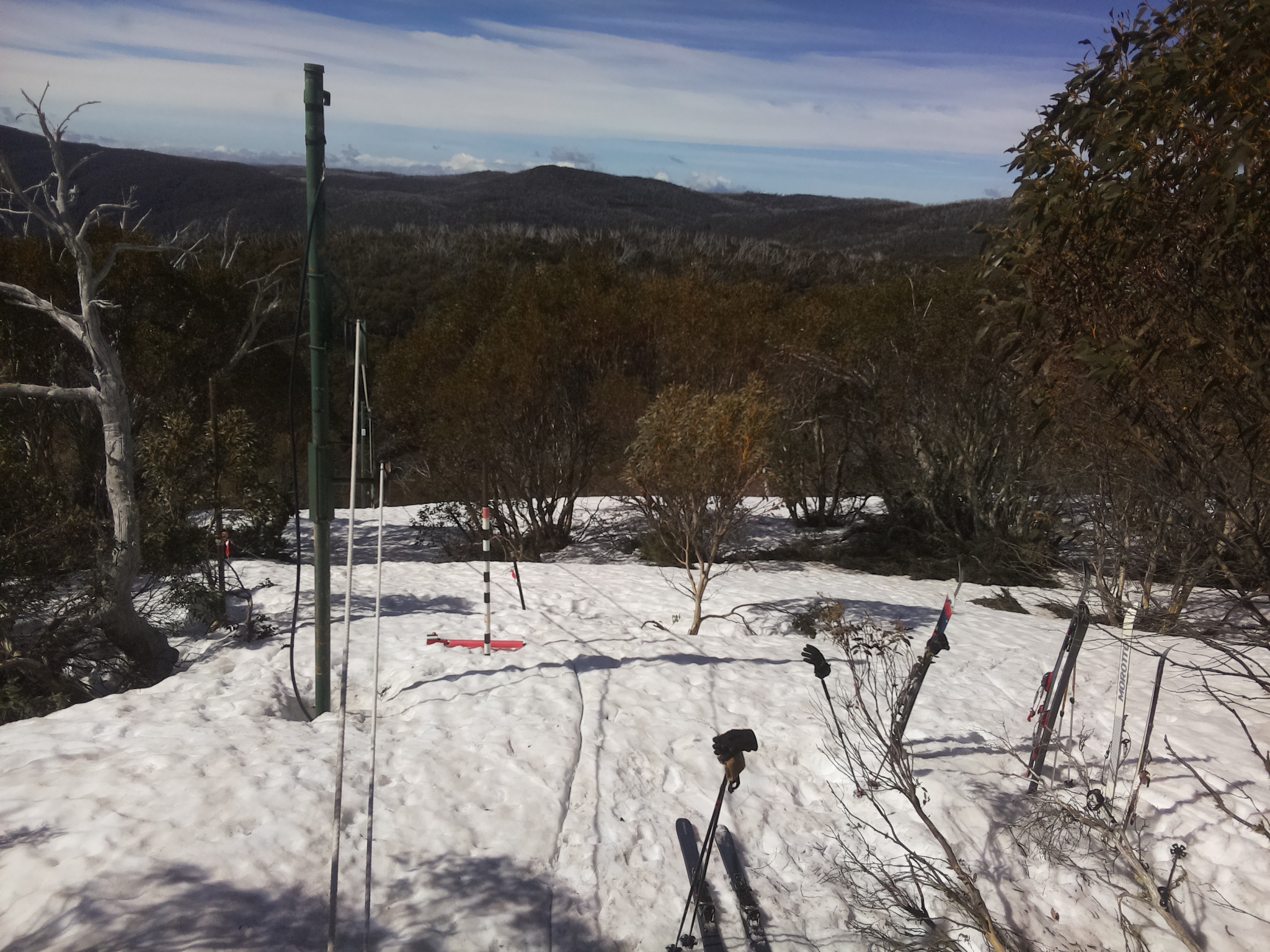 Bogong Web Cam 9:50am Sunday 28th of September 2025