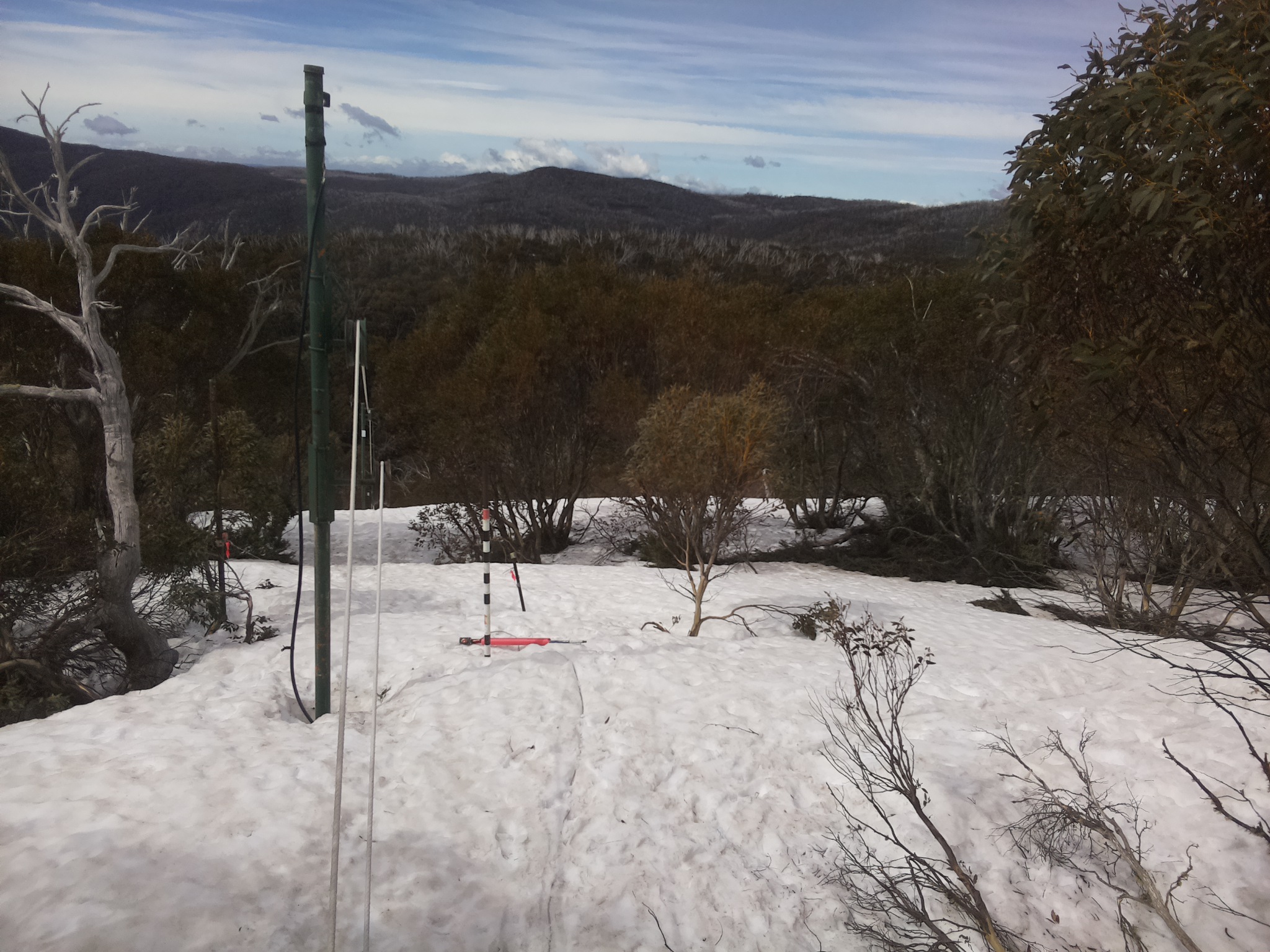 Bogong Web Cam 10:20am Sunday 28th of September 2025