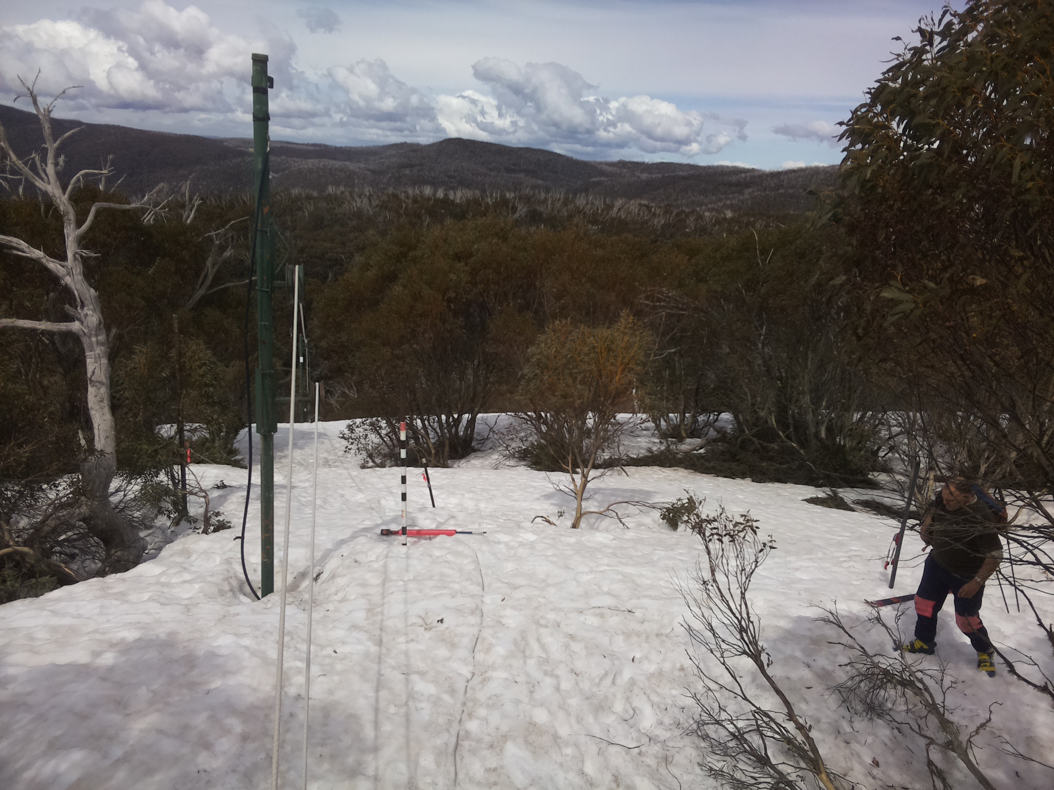 Bogong Web Cam 12:00pm Sunday 28th of September 2025