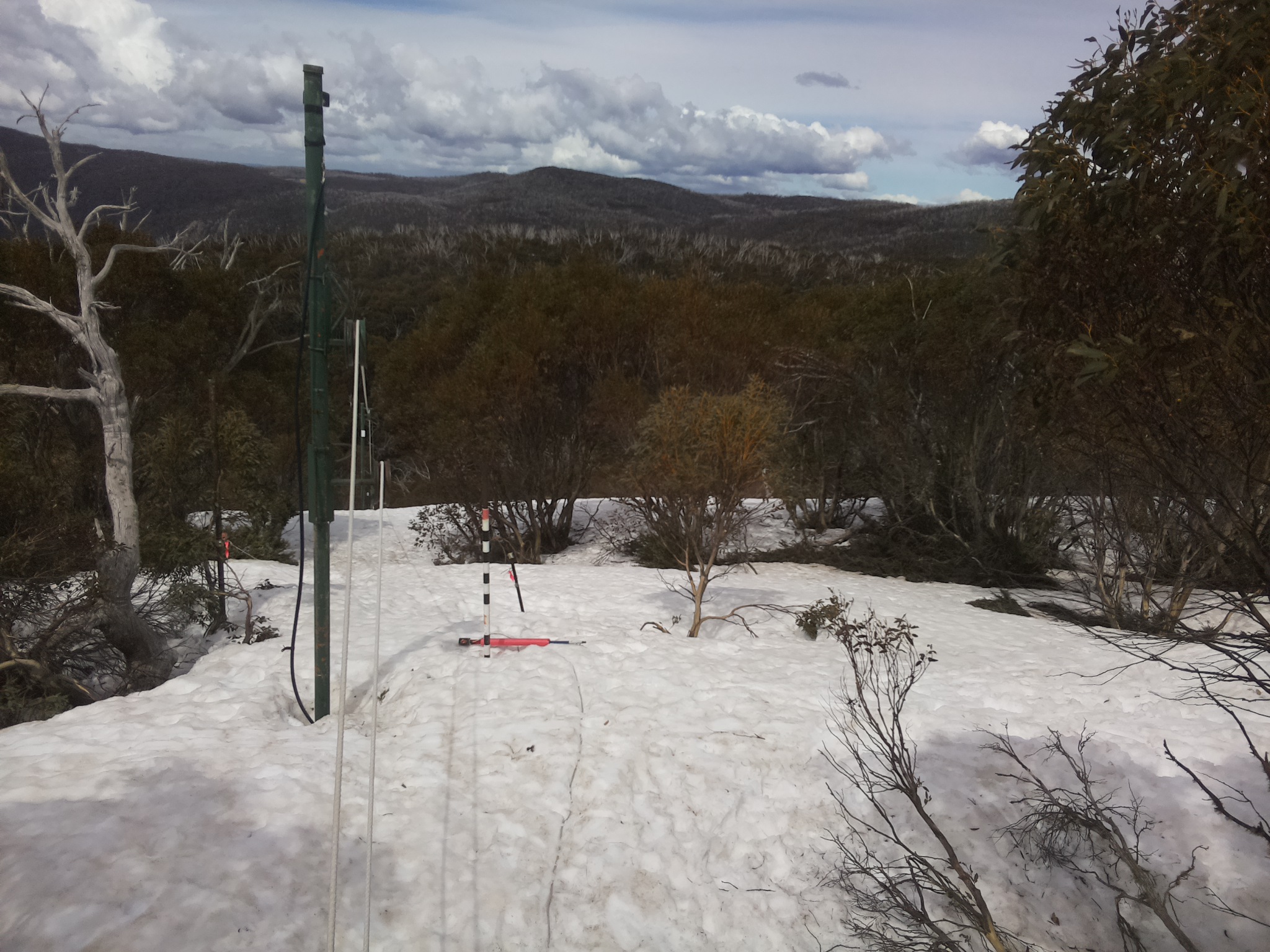 Bogong Web Cam 12:10pm Sunday 28th of September 2025