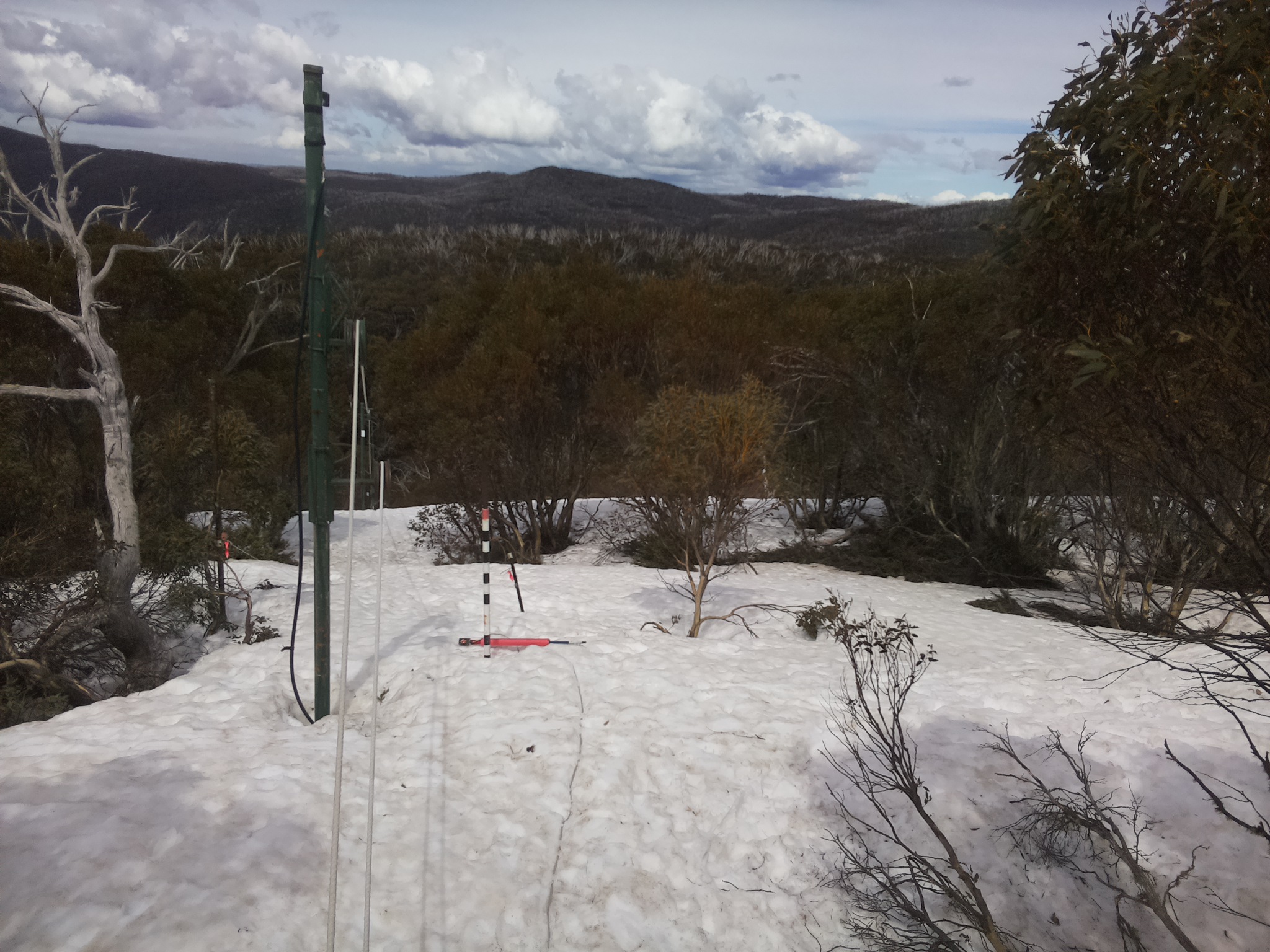 Bogong Web Cam 12:30pm Sunday 28th of September 2025