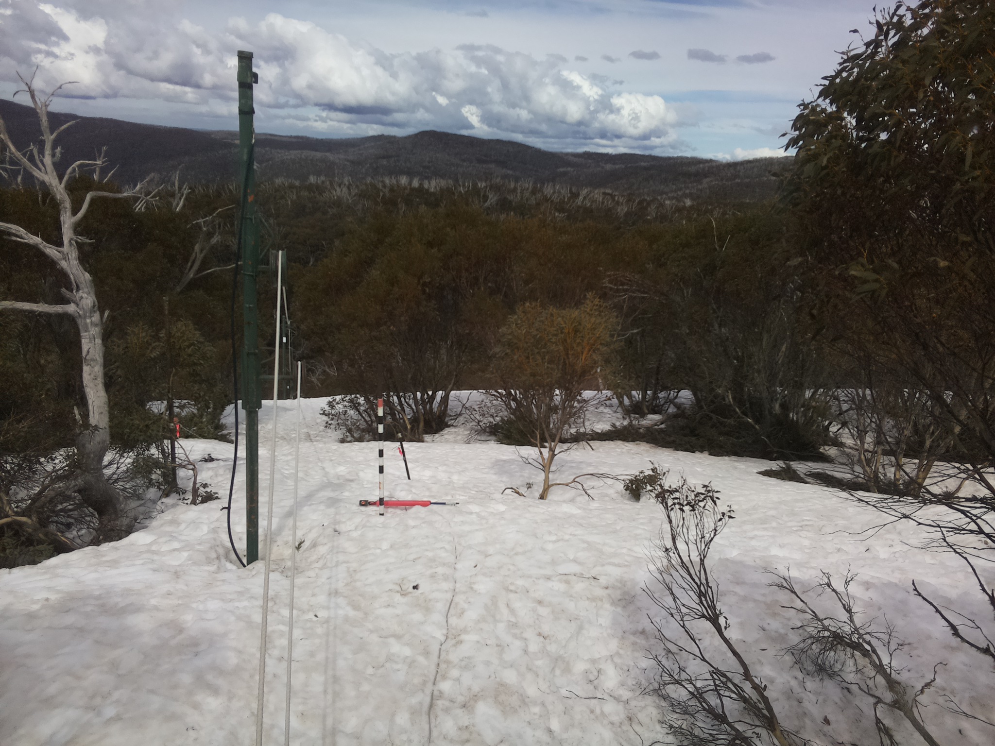 Bogong Web Cam 12:40pm Sunday 28th of September 2025