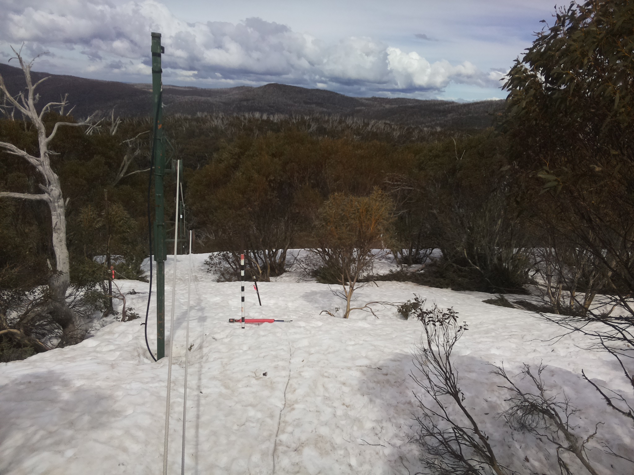 Bogong Web Cam 1:00pm Sunday 28th of September 2025