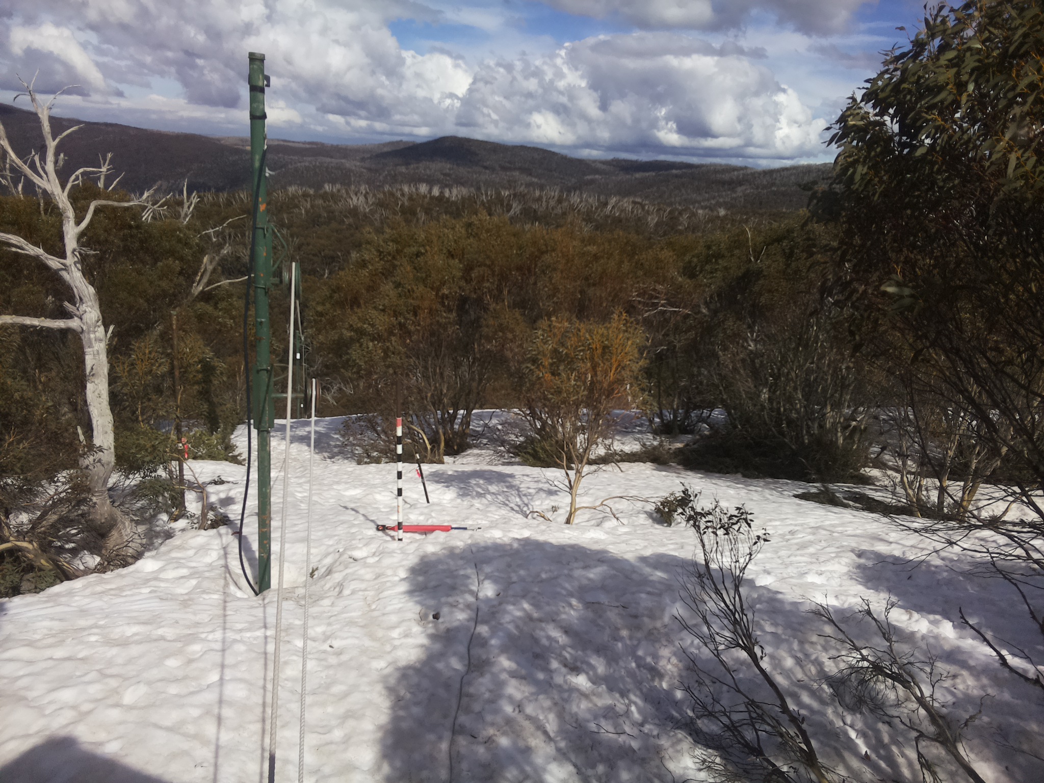 Bogong Web Cam 2:10pm Sunday 28th of September 2025