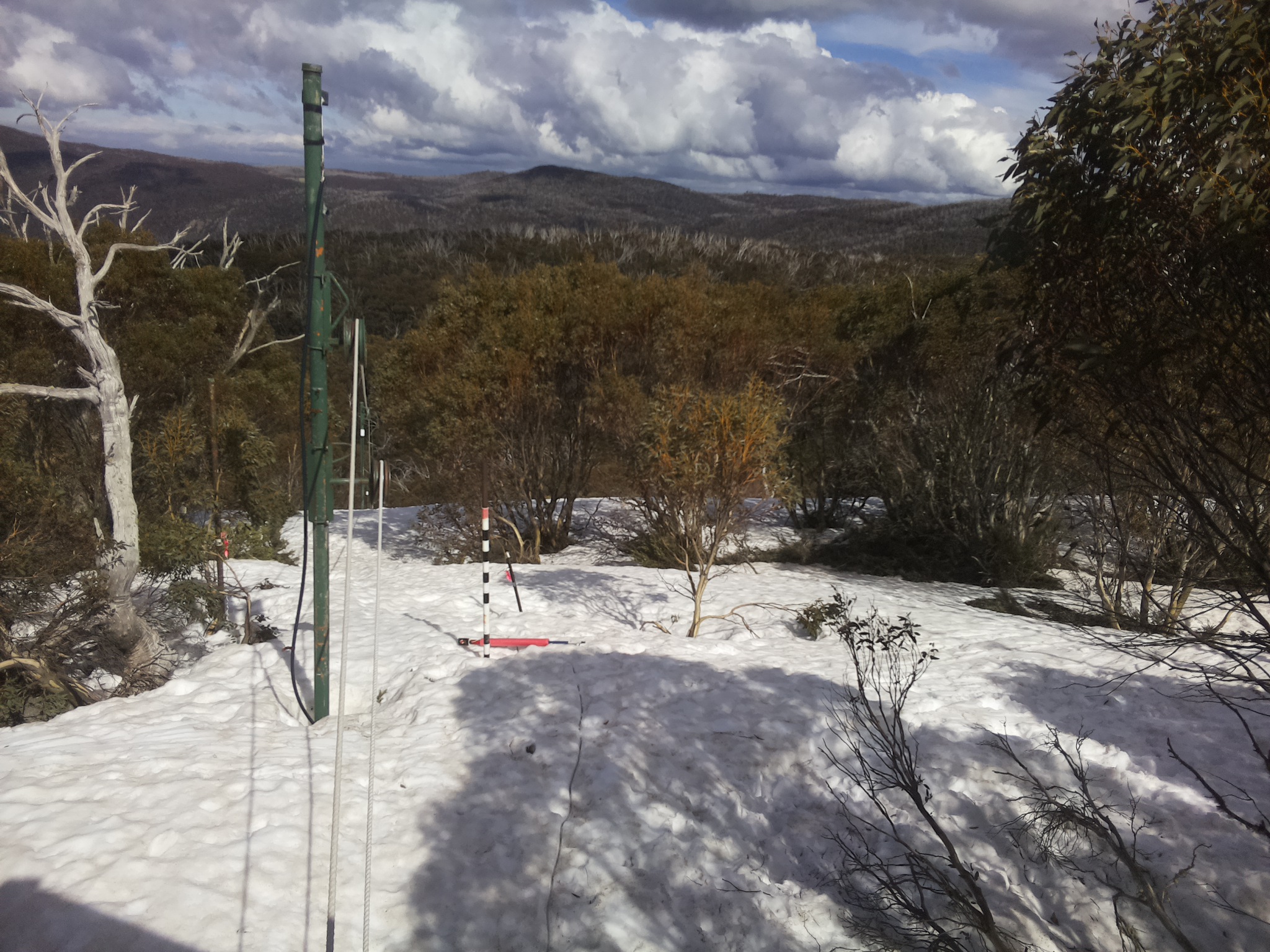 Bogong Web Cam 2:20pm Sunday 28th of September 2025