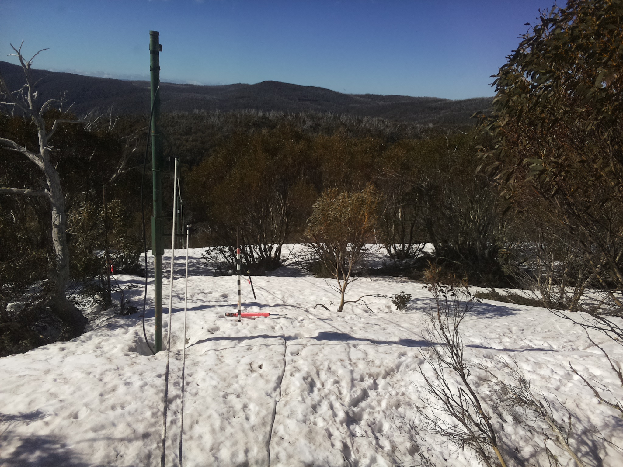 Bogong Web Cam 8:50am Monday 29th of September 2025