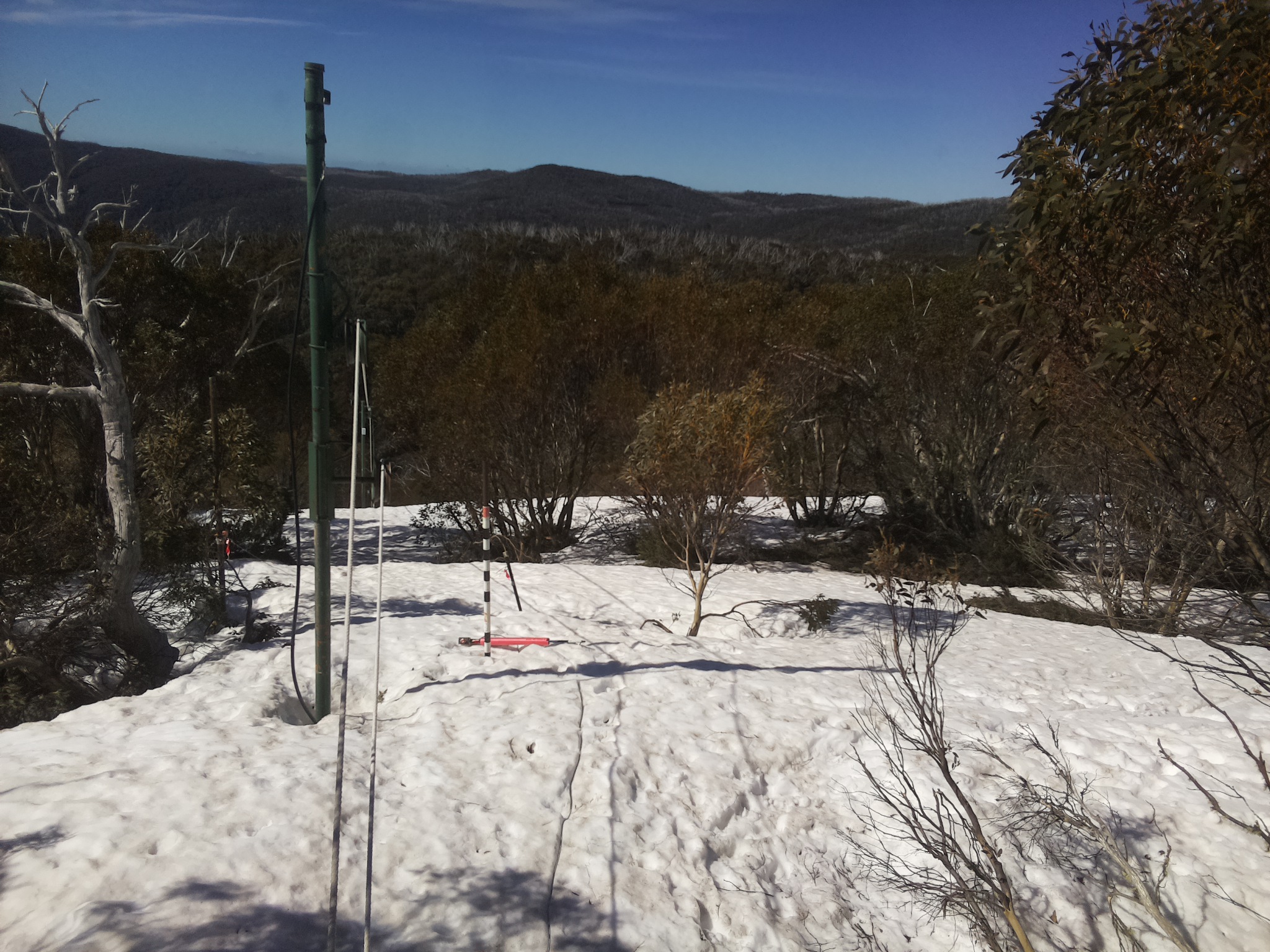 Bogong Web Cam 9:40am Monday 29th of September 2025