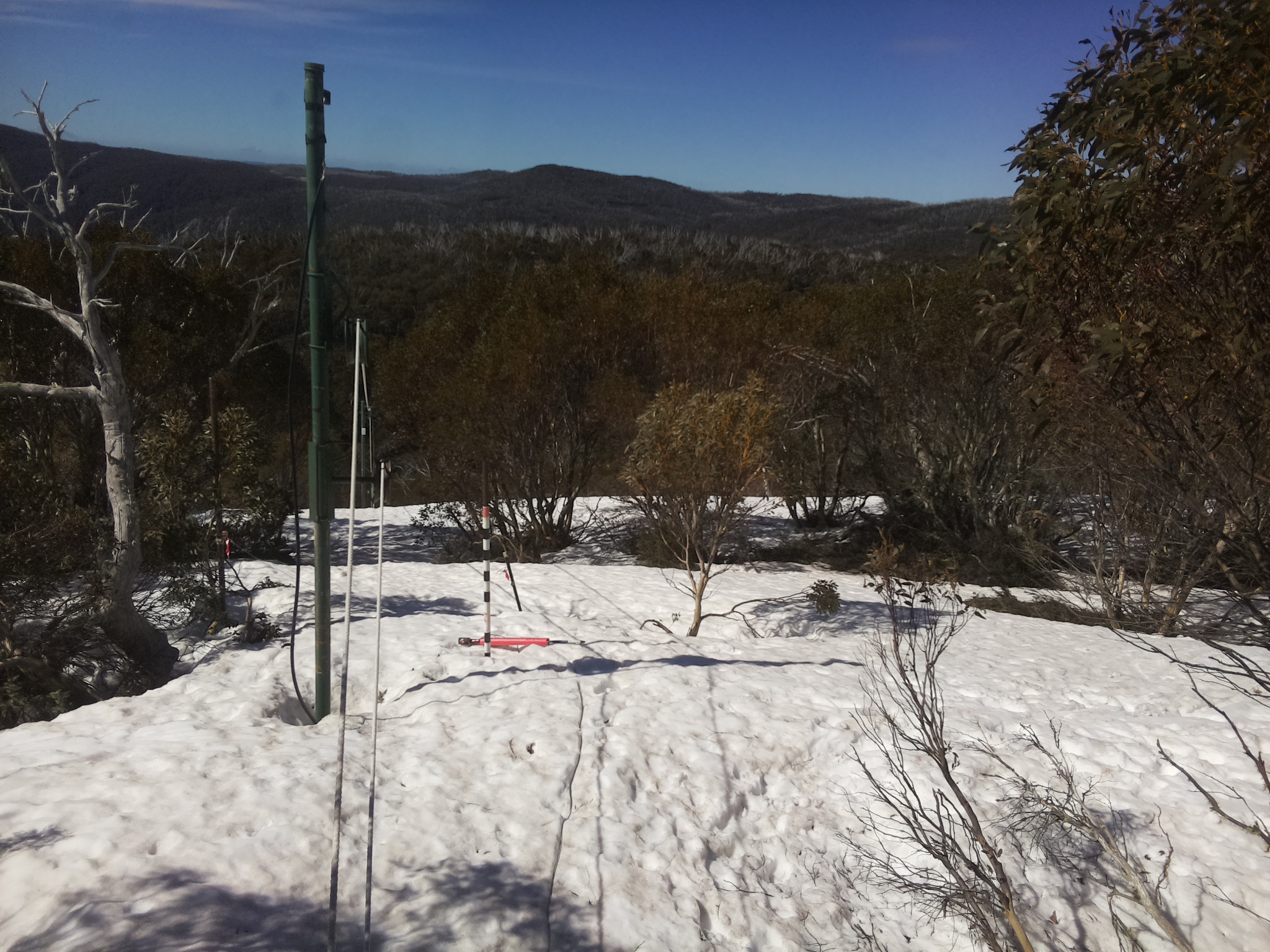 Bogong Web Cam 9:50am Monday 29th of September 2025